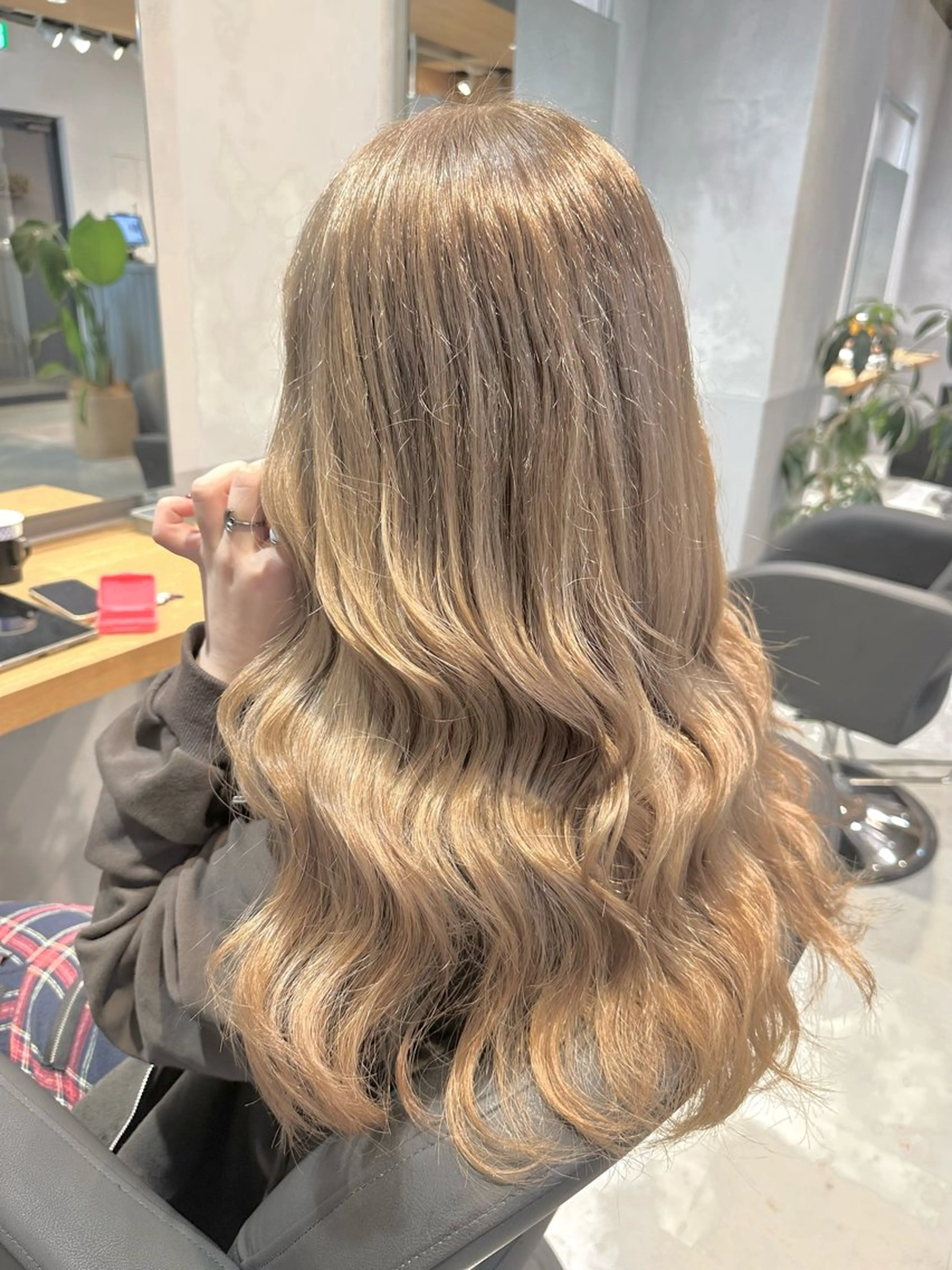 ロング カラー ヘアカラー トリートメント 💖ハイライト/ハイ トーン💖MIKIのヘアスタイル