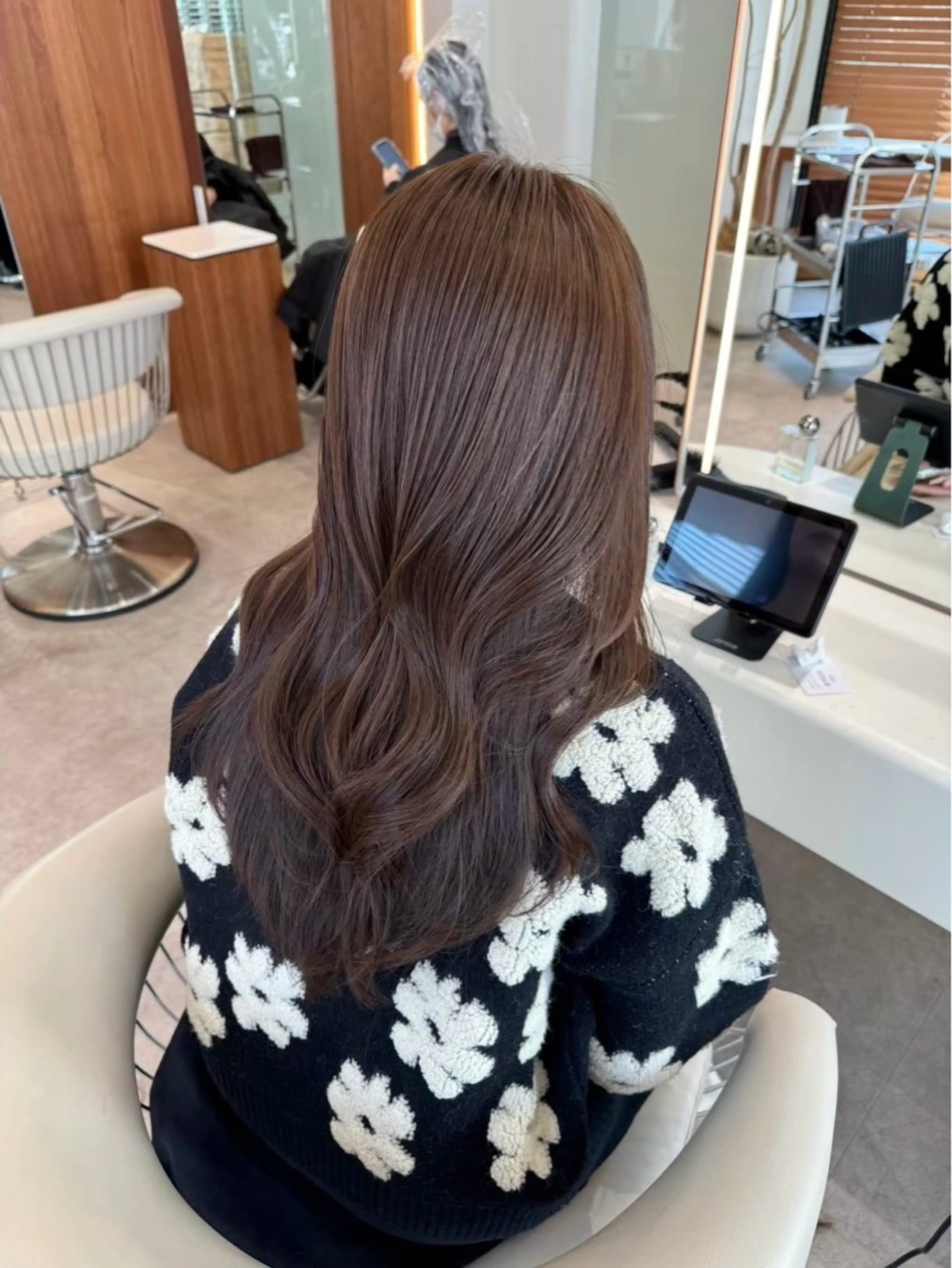 ロング カラー ブラウンカラー チョコレートブラウン 透明感カラー ハッシュカット 韓国風ヘア カット ヘアカラー トリートメント 渋谷/レイヤーカット 透明感/サッタのヘアスタイル