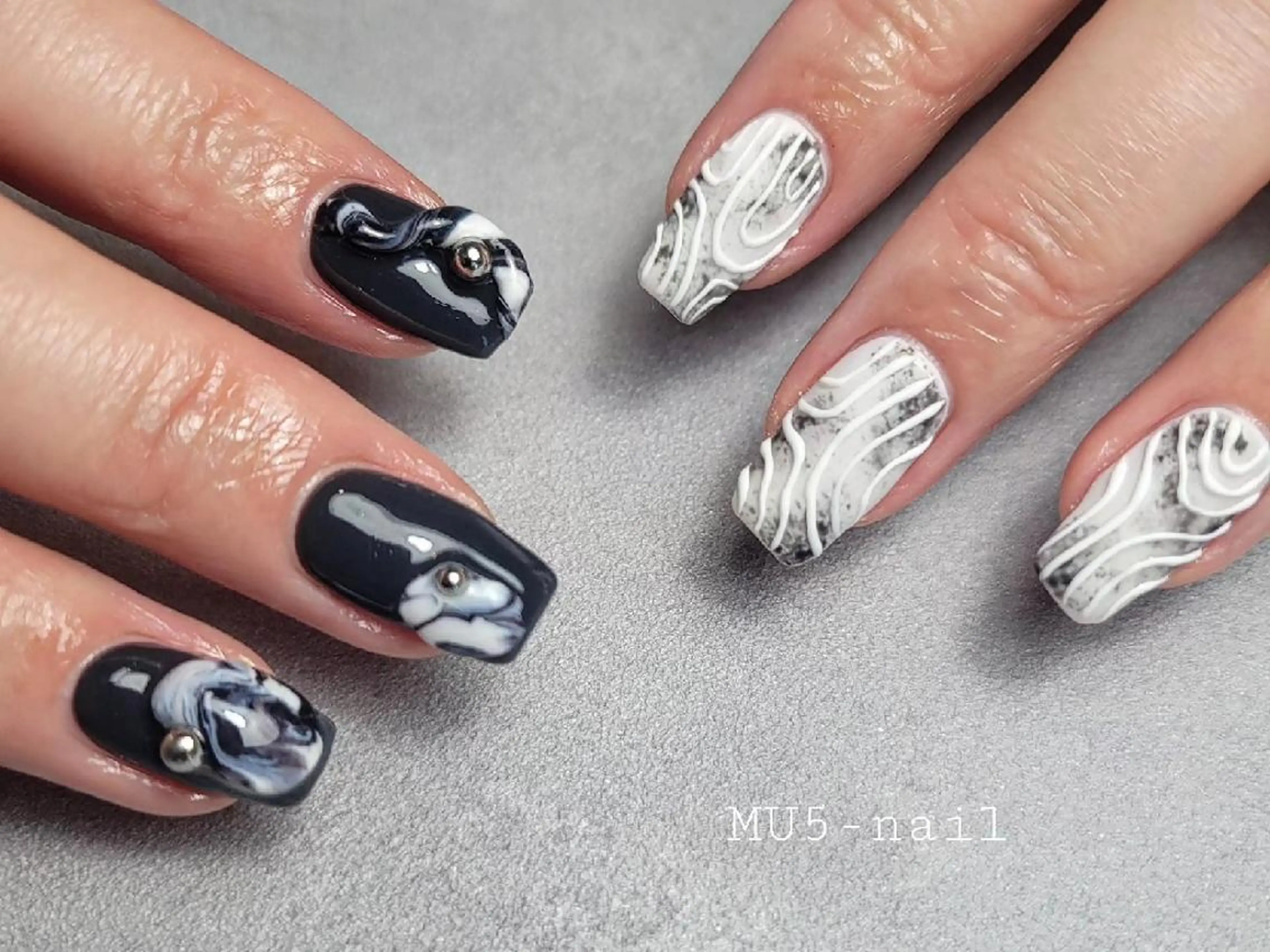 ネイル ニュアンスネイル MU5-nail 金山ネイルサロンのネイルデザイン