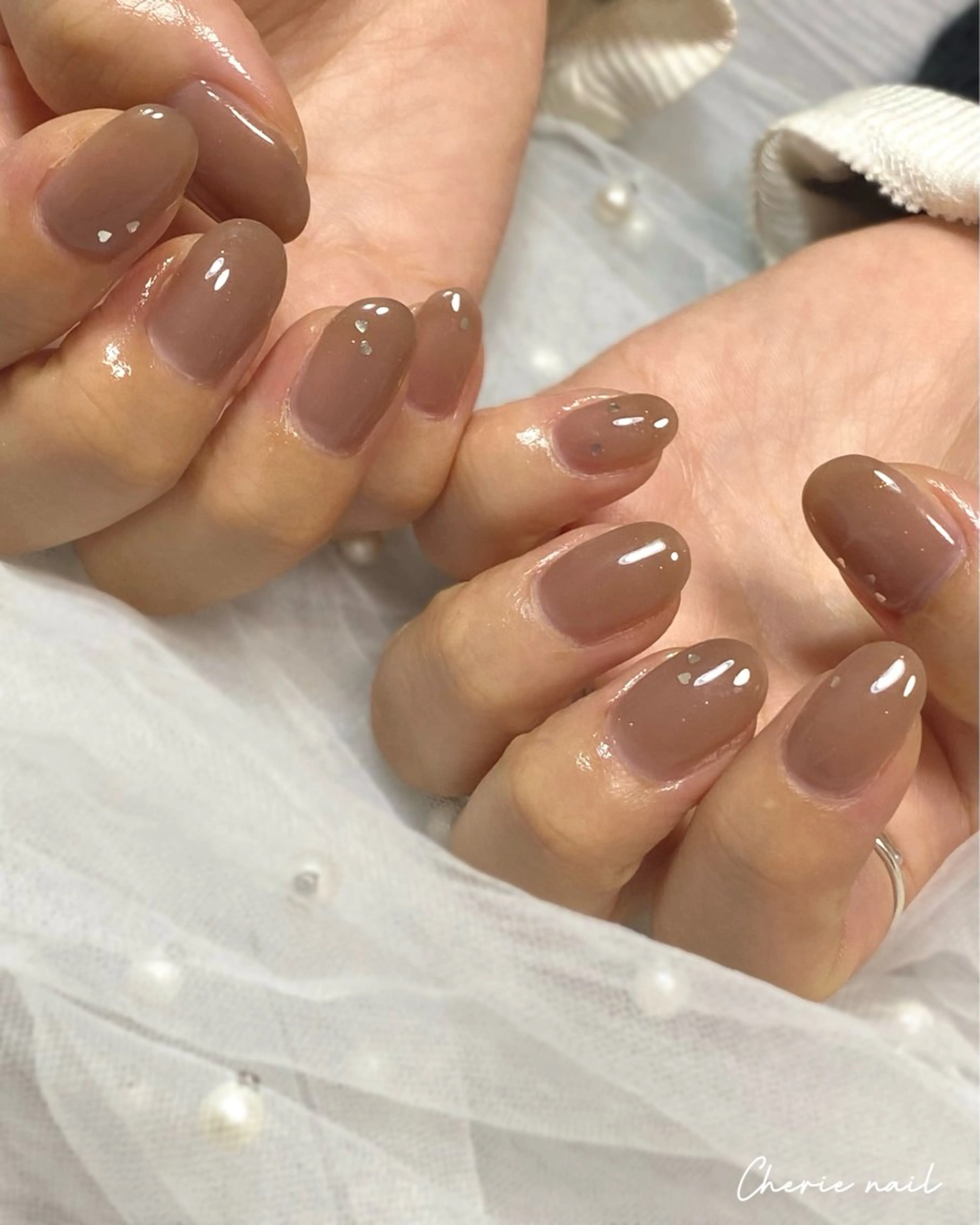 ネイル ブラウン ジェルネイル ハート ワンカラーネイル 冬ネイル ハンドネイル Cherienail yunaのネイルデザイン