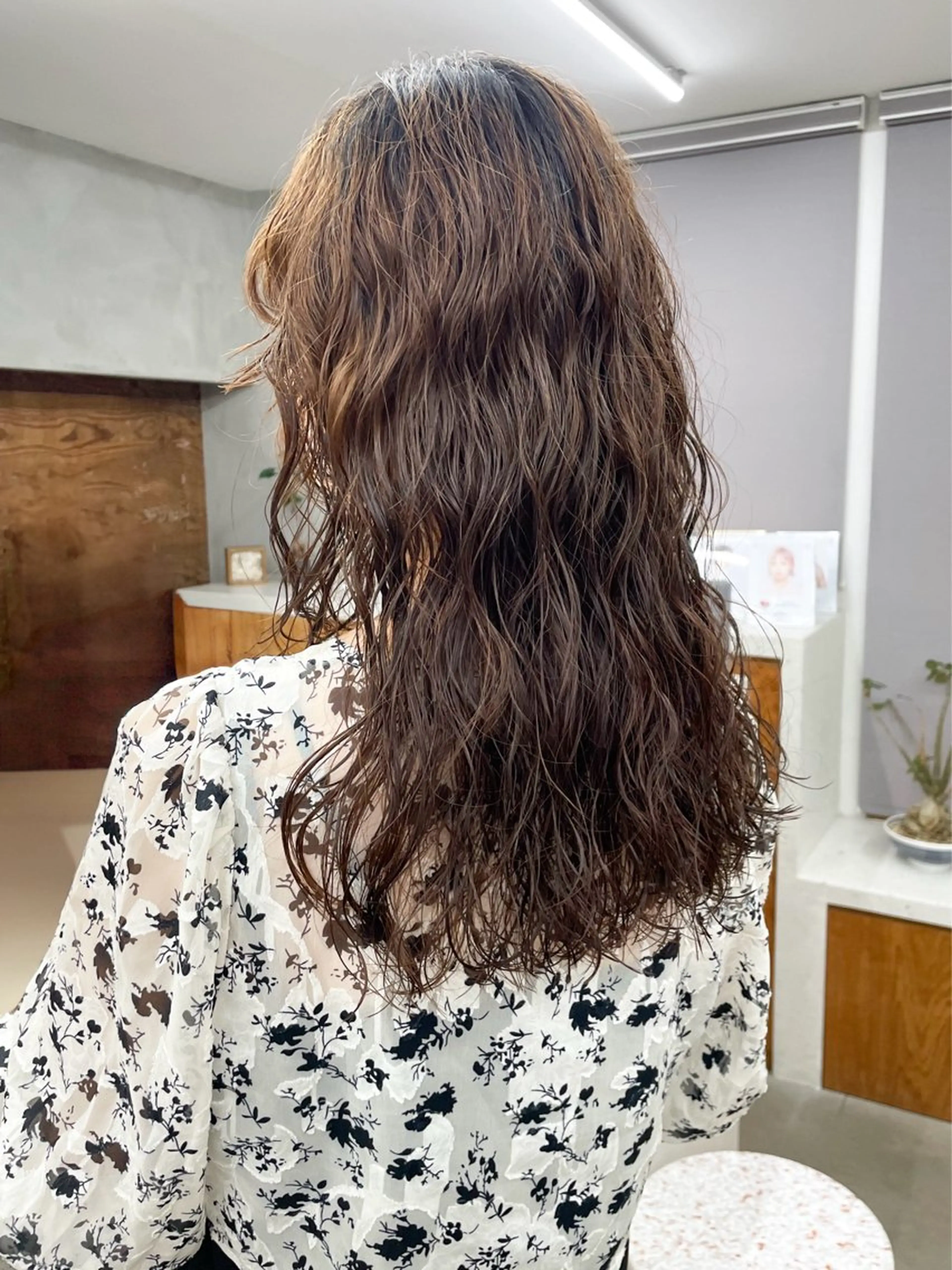 ロング パーマ ロング スパイラルパーマ カット パーマ トリートメント 榛葉 夢乃のヘアスタイル