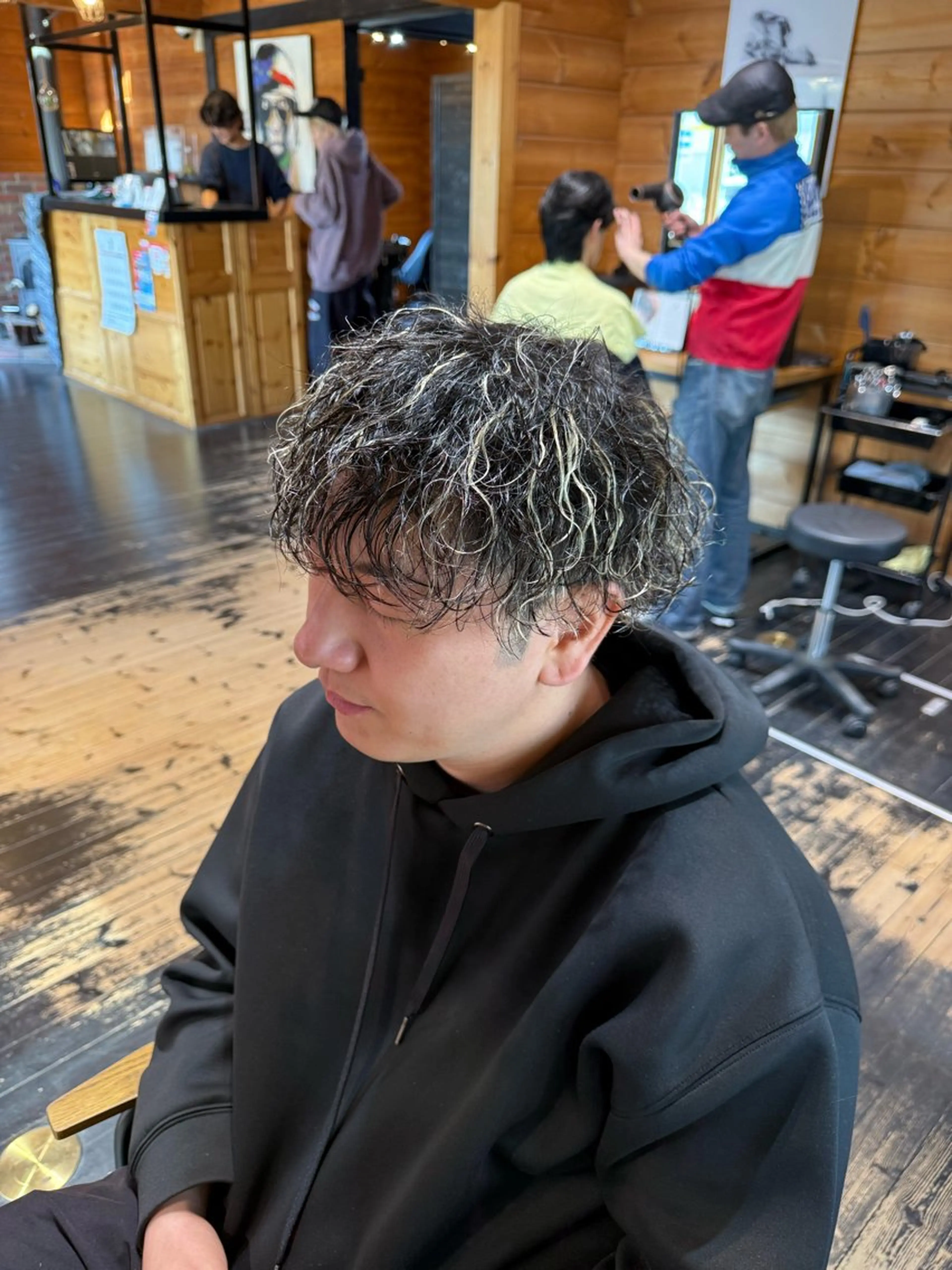 パーマ メンズ 古賀 雄大のヘアスタイル