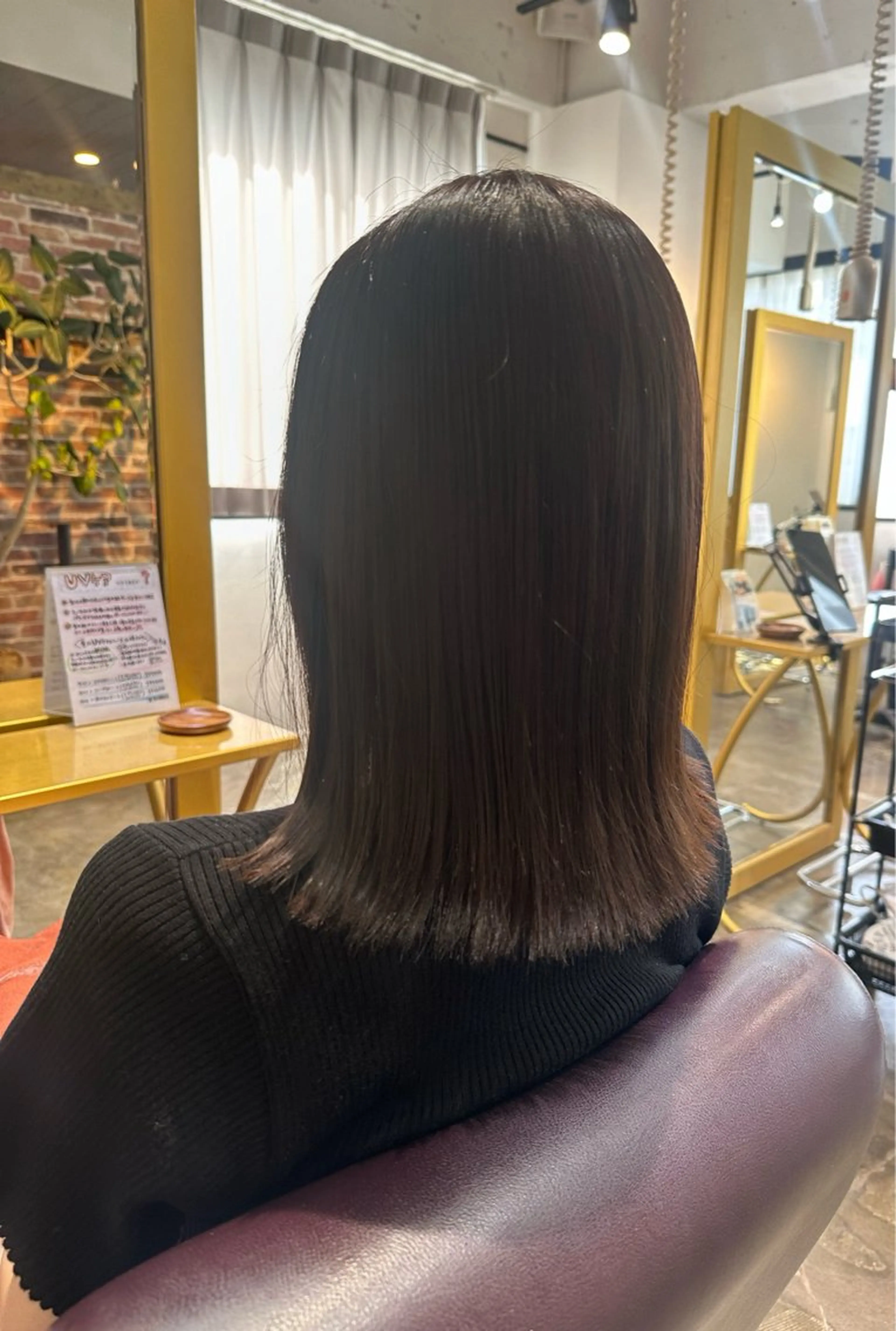 セミロング カラー ブラウンカラー ショコラブラウン 透明感カラー イルミナカラー カット ヘアカラー 韓国ヘア/縮毛矯正 🧡艶カラーSakiのヘアスタイル