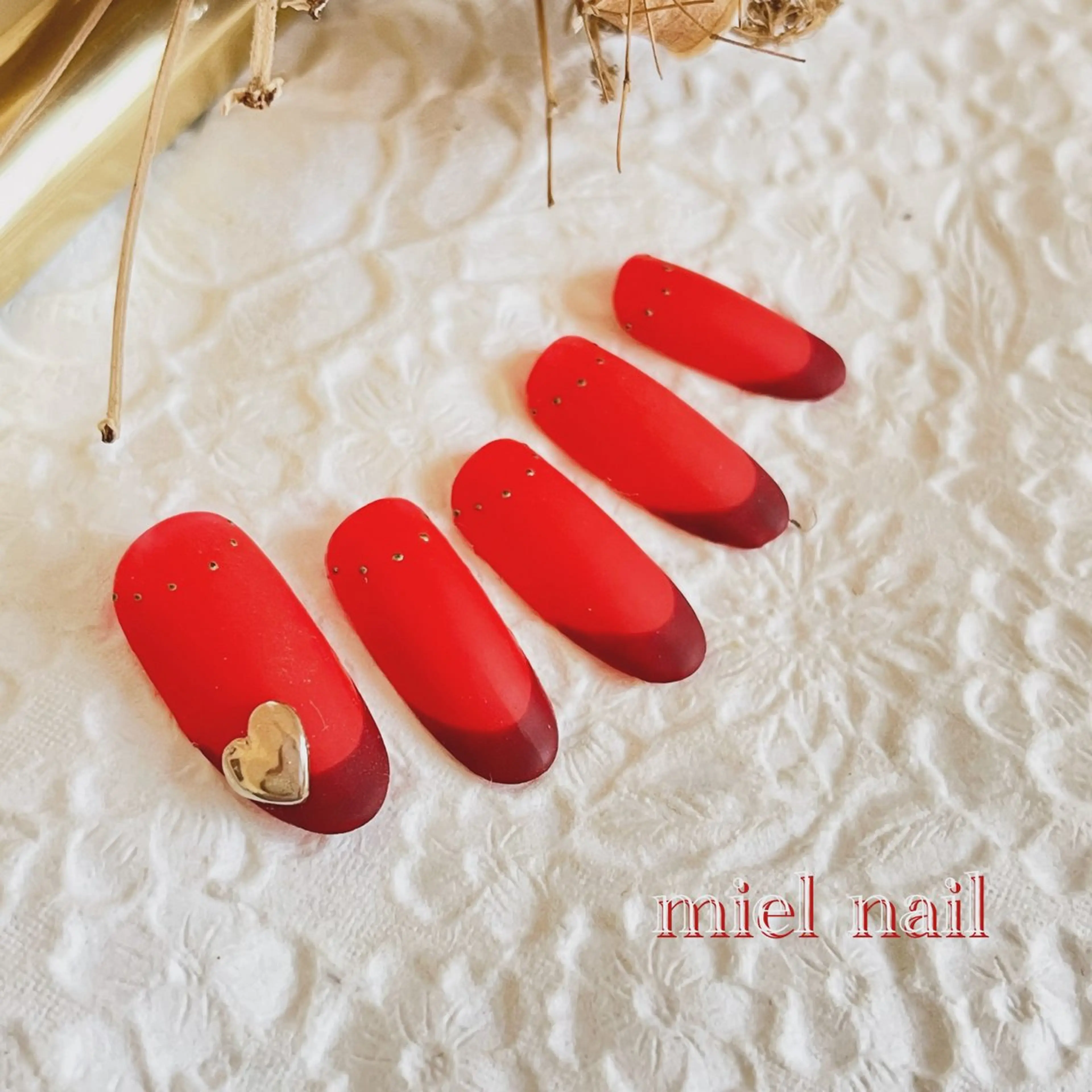 ネイル フレンチネイル ハート マットネイル ミラーネイル 赤色 ハンドネイル miel nailのネイルデザイン