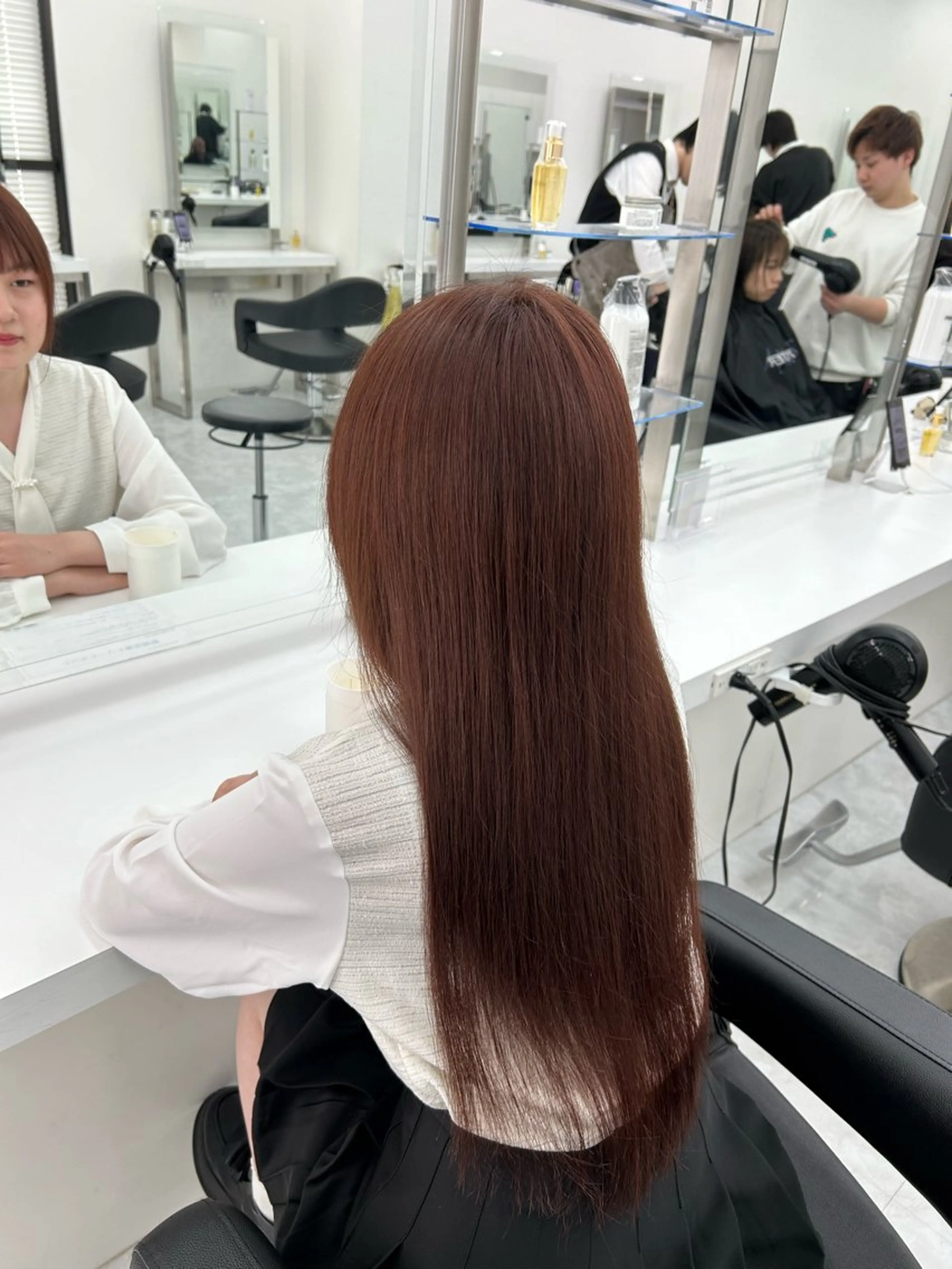 ロング ヘアカラー 大人上品🤍明るめ ベージュ🤍REOのヘアスタイル