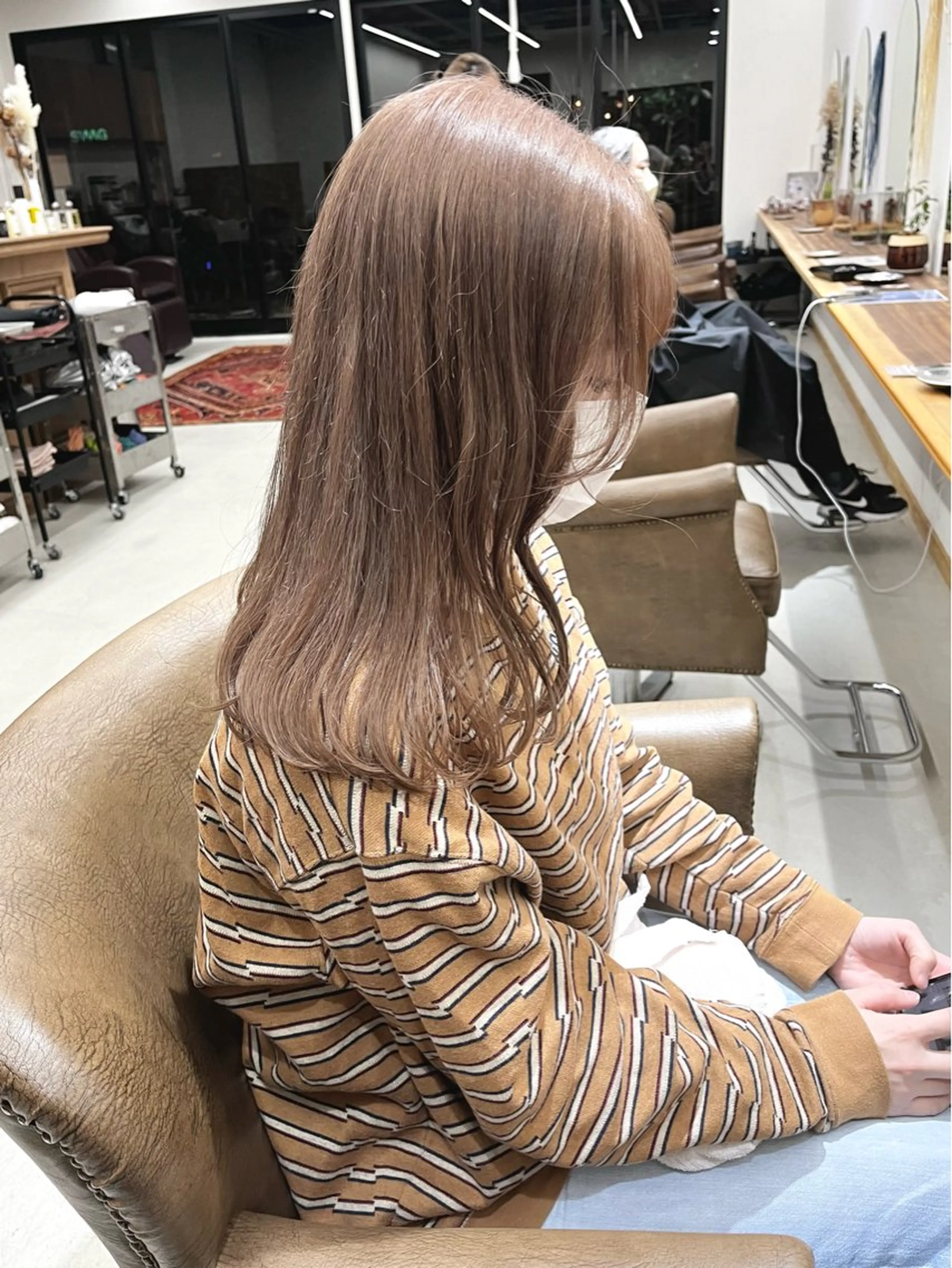 ミディアム カラー ヘアアレンジ ベージュカラー ブリーチ ヘアカラー トリートメント ena/ブリーチなし 暖色・ベージュ🎀のヘアスタイル