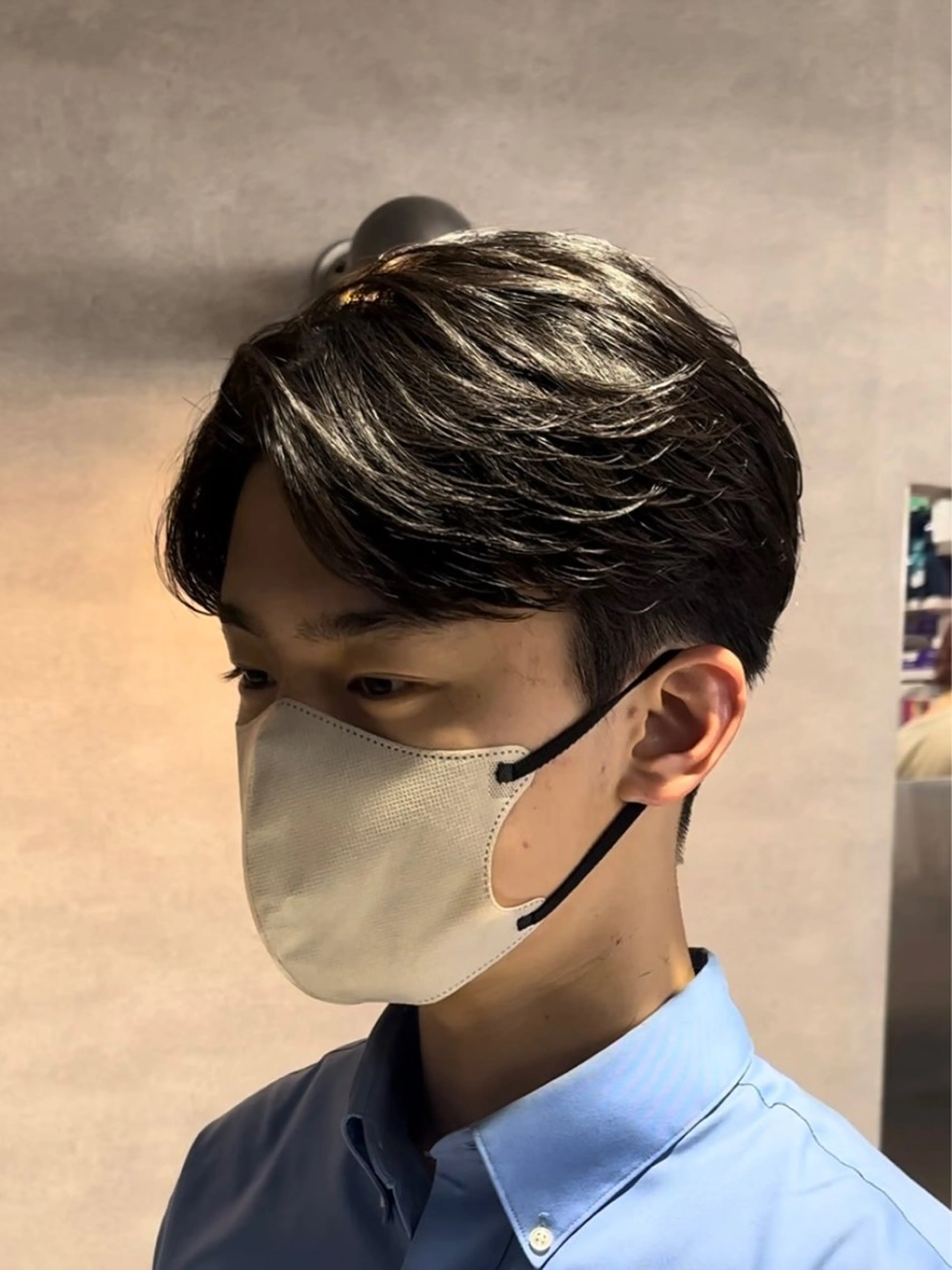 ショート カラー パーマ メンズ センターパート マッシュ メンズパーマ ツーブロック 刈り上げ センターパート マスターかずまのヘアスタイル