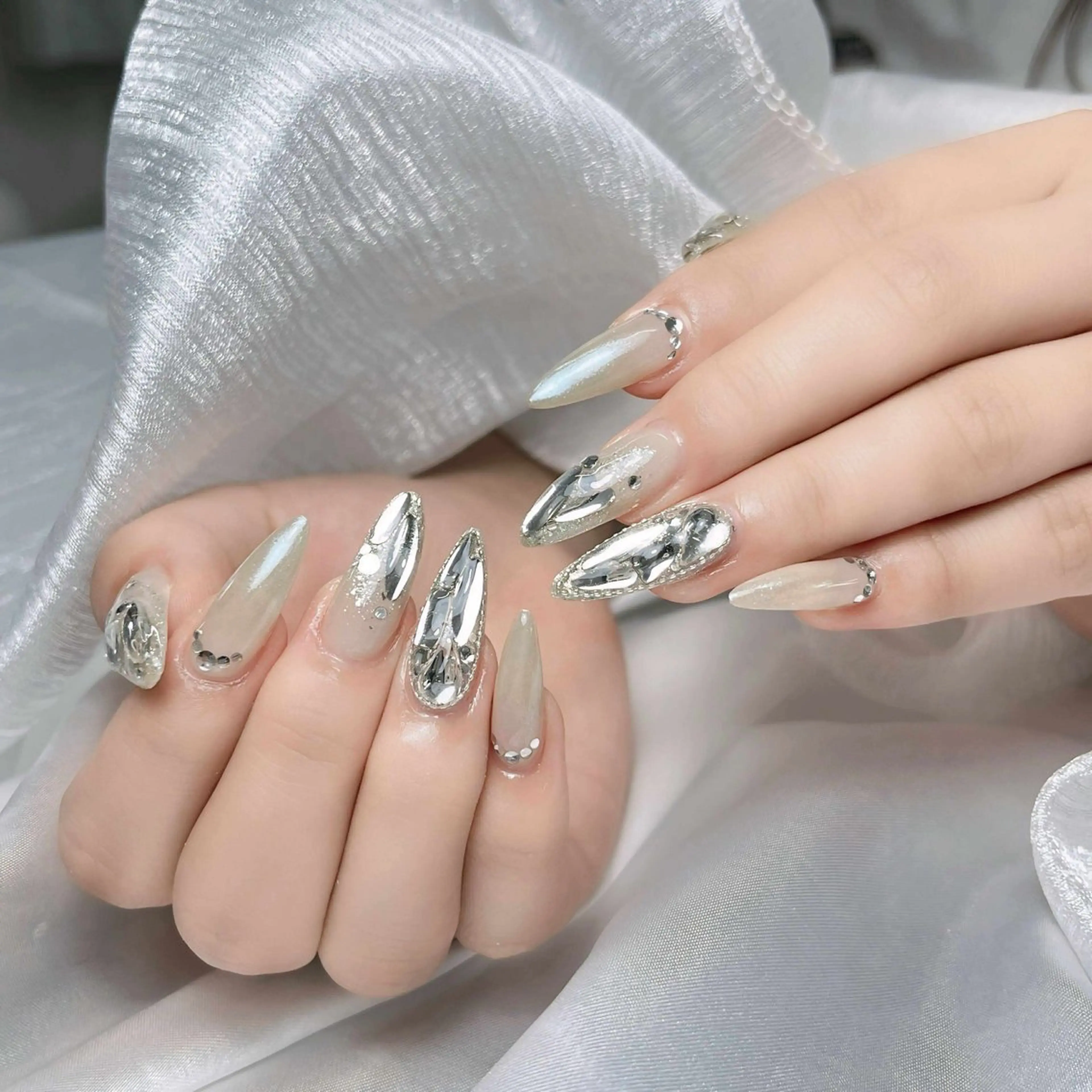 ネイル アートネイル ジェルネイル キラキラネイル 持ち込み シンプルネイル Nova Nail Salonのネイルデザイン