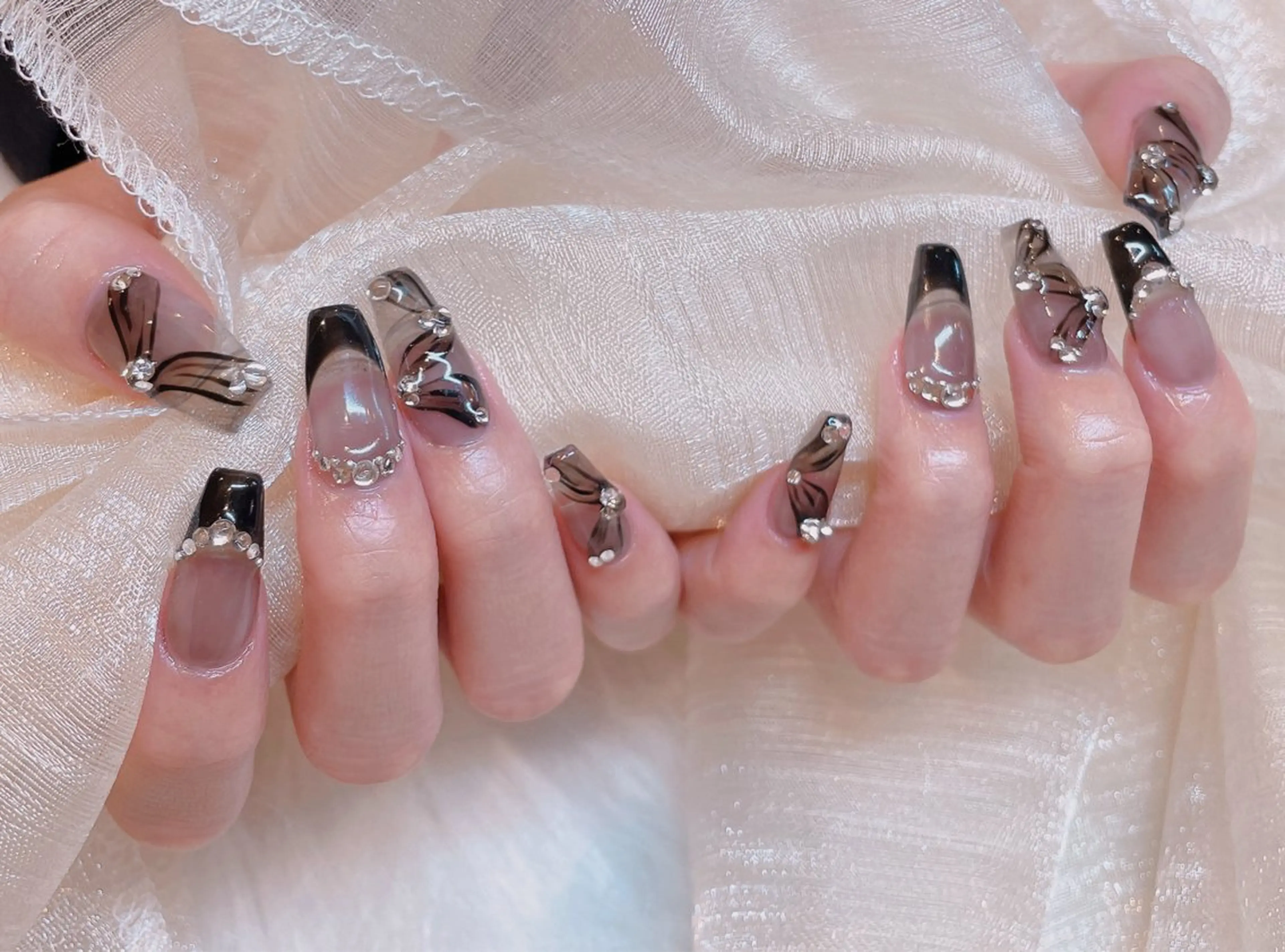 ネイル アートネイル 韓国ネイル 水色 ロングネイル マグネットネイル ハンドネイル ハンドケア NailDemure 【銀座店】のネイルデザイン