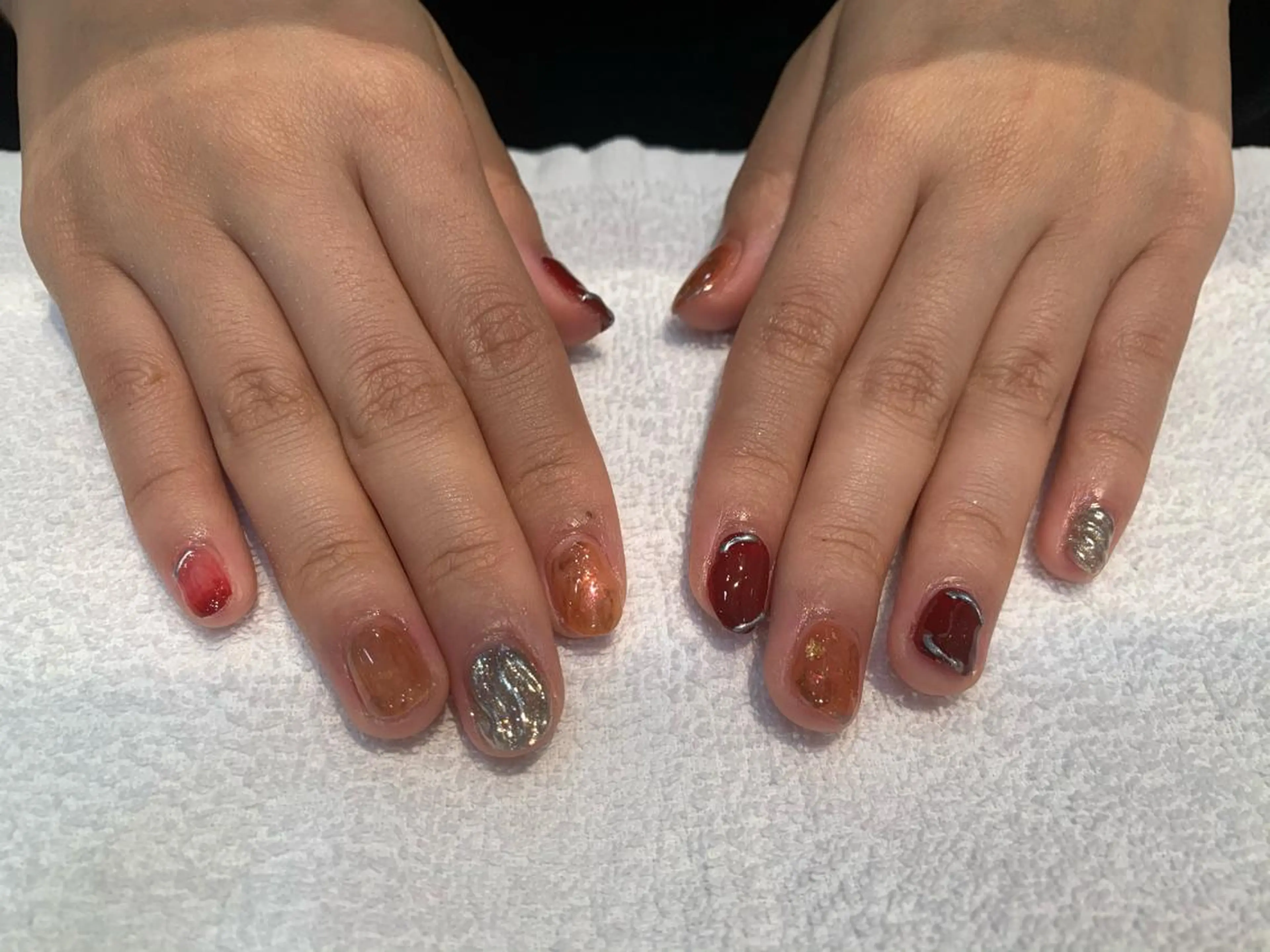 ネイル ニュアンスネイル 冬ネイル クリスマス ハンドネイル 艶髪／クロスパーマ ♡Tsuzumiのその他イメージ