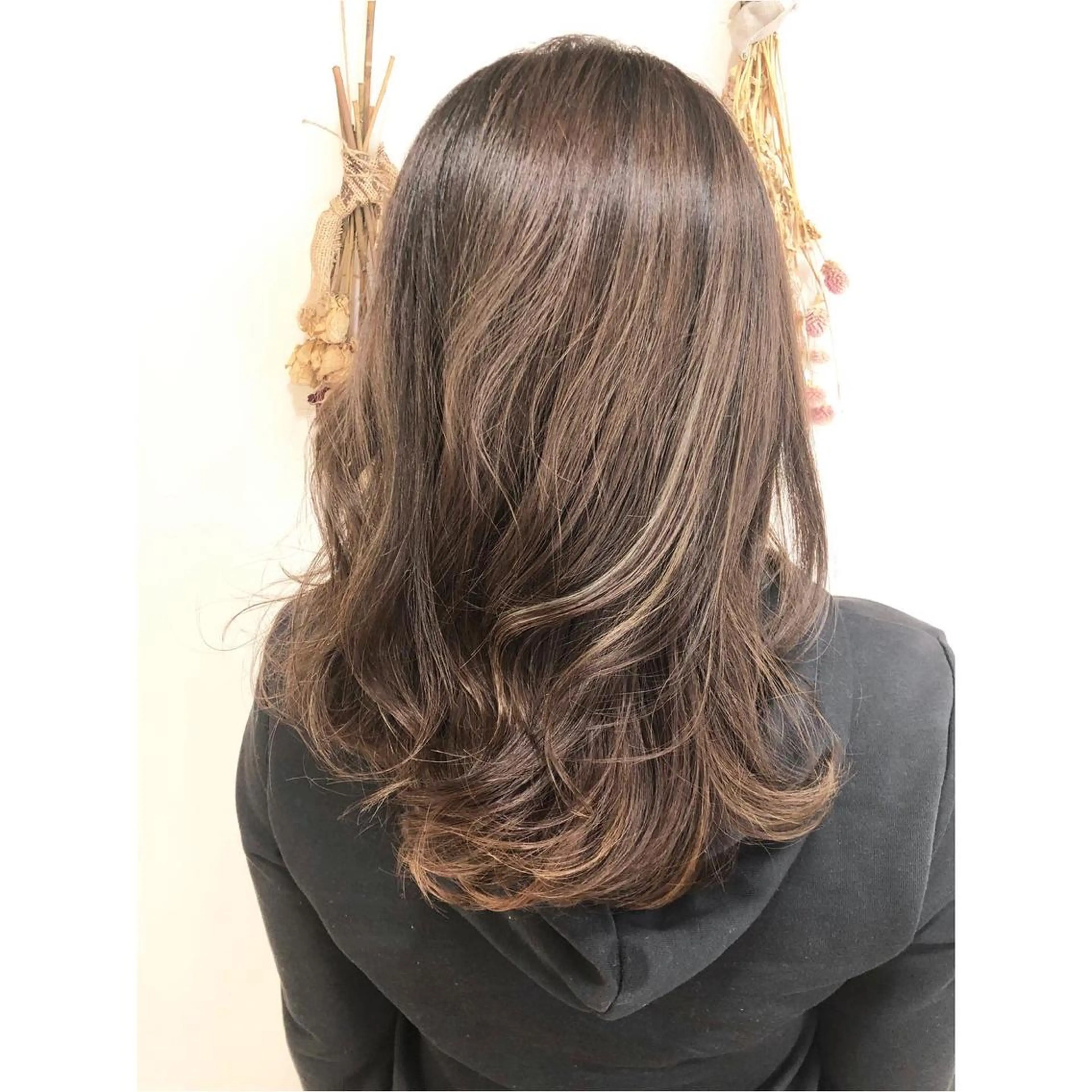 セミロング カラー ブラウンカラー 透明感カラー イルミナカラー モカブラウン 門田 恭弥のヘアスタイル
