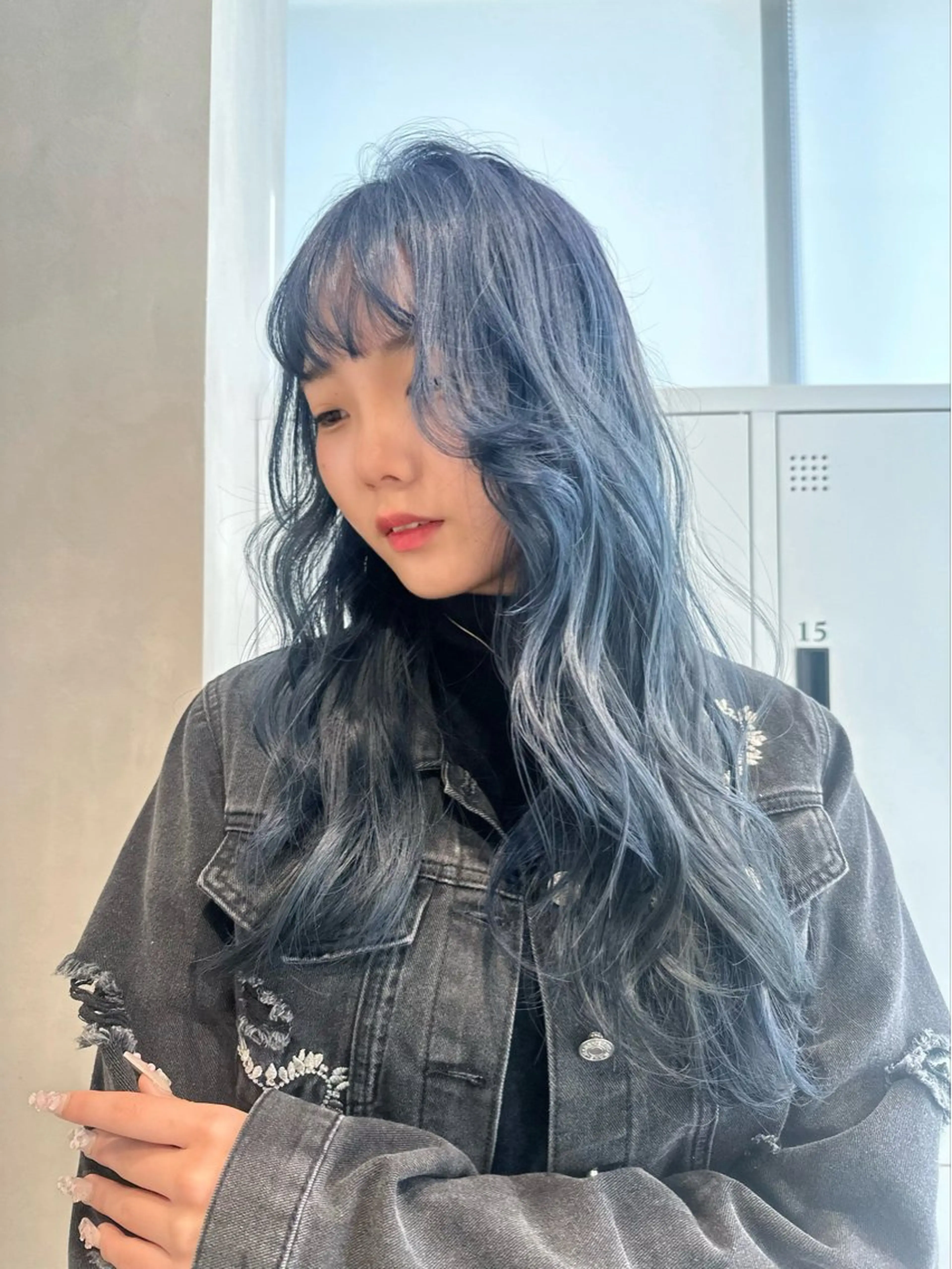 ロング カラー ブリーチ ブルーカラー ケアブリーチ ダブルカラー ハイトーンカラー 似合わせ小顔ショート /akane🐰♥️のヘアスタイル