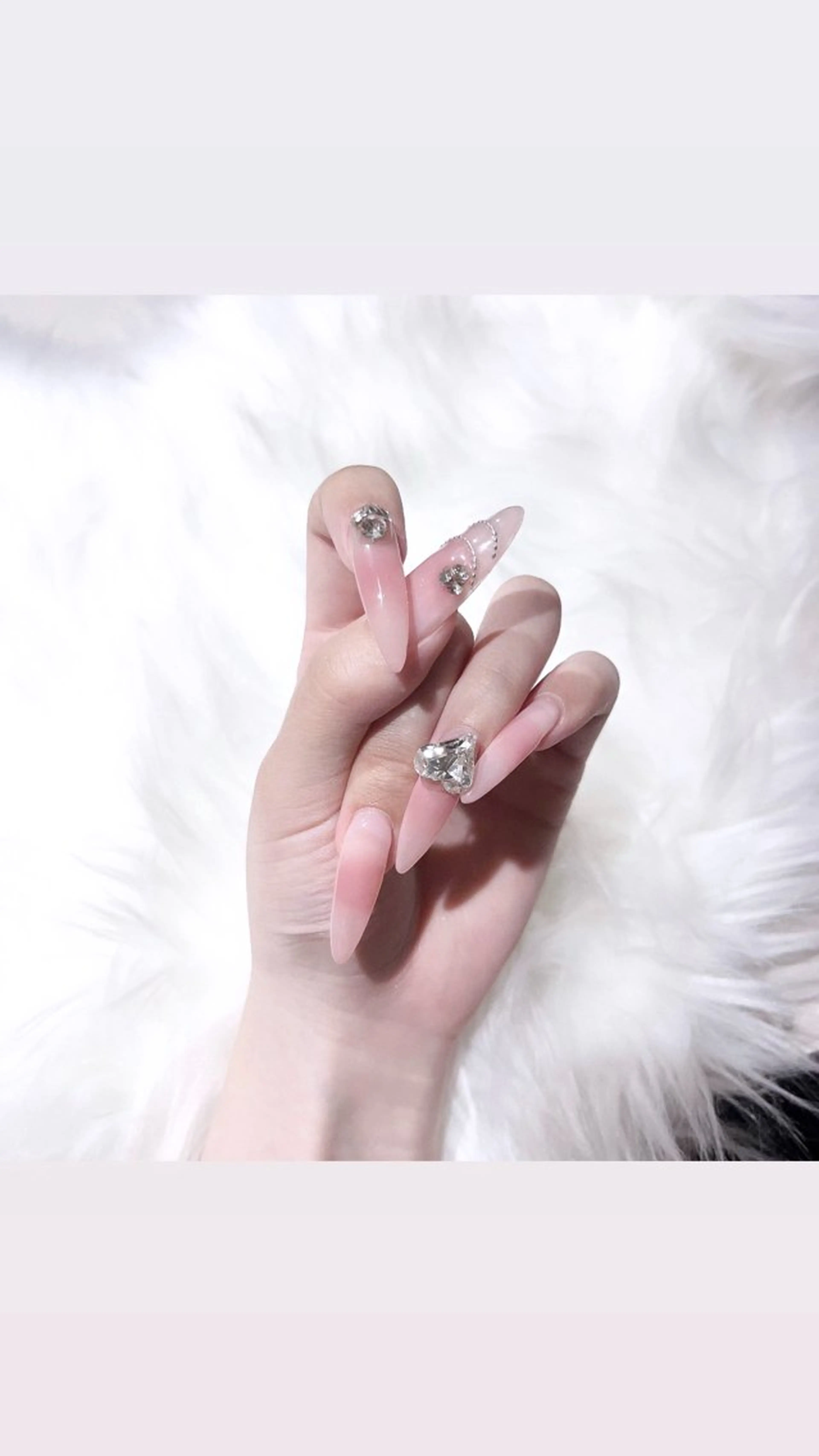 ネイル チークネイル fein 🎀 ayu♡⟡.·のネイルデザイン