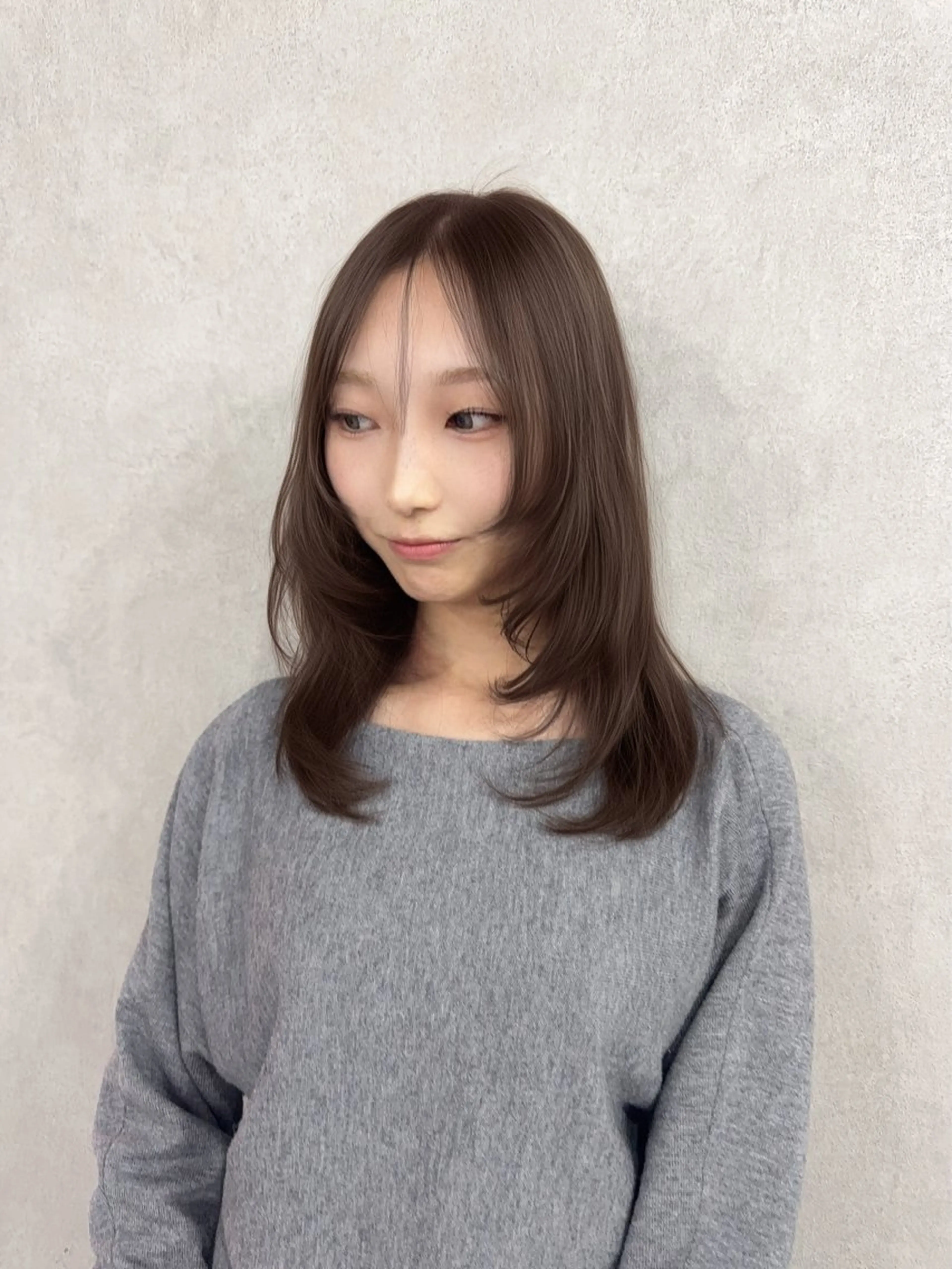 ロング カラー アッシュ アッシュブラウン ベージュカラー 黒髪 ブリーチ カット ヘアカラー トリートメント 赤み無し柔らかカラー 【梅田】madokaのヘアスタイル