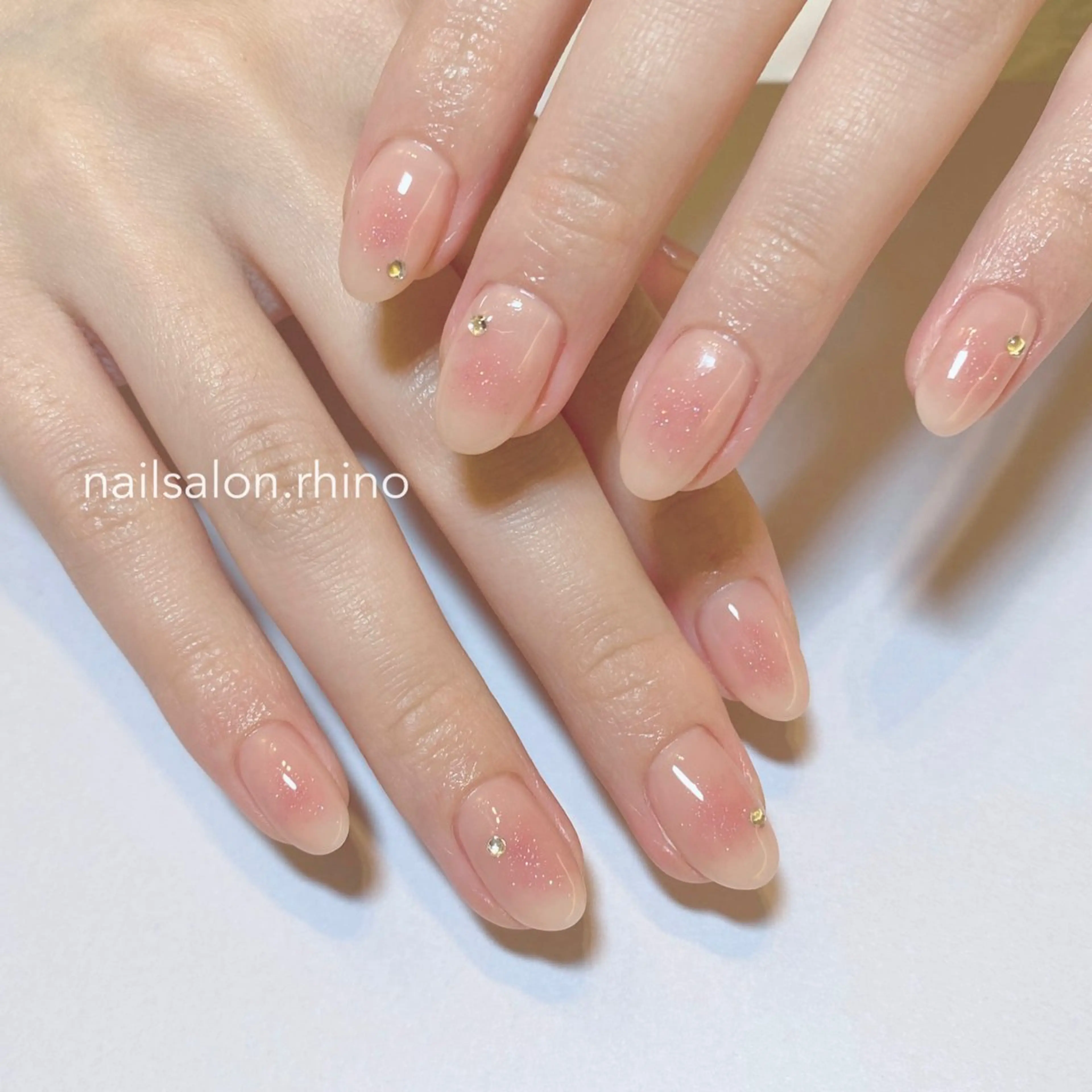 ネイル ハンドネイル nail salon Rhino (ライナ)所属・平尾ネイルサロン ライナのネイルデザイン