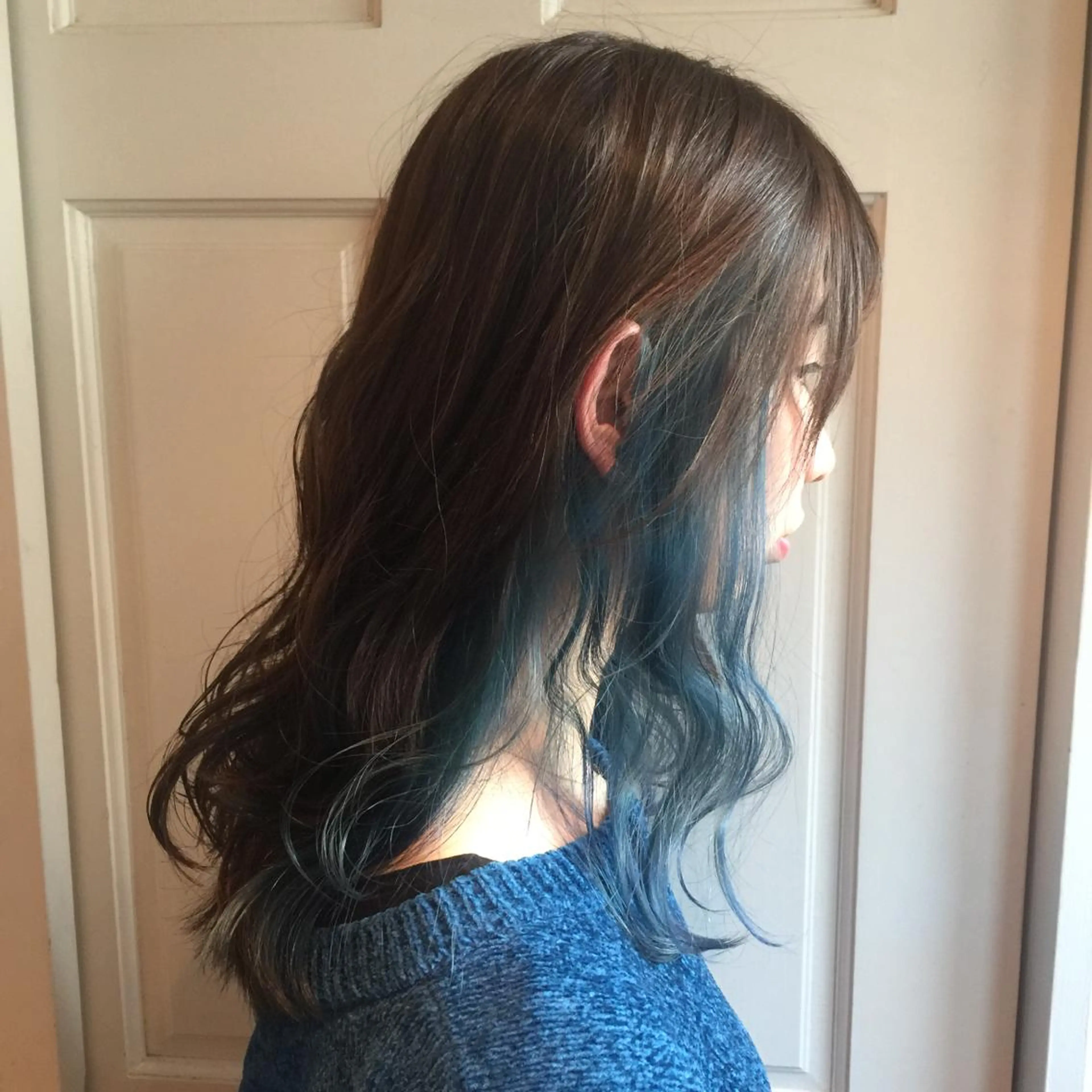 セミロング ヘアカラー ホワイト&レイヤーカ ットエクステ長畠俊輔のヘアスタイル