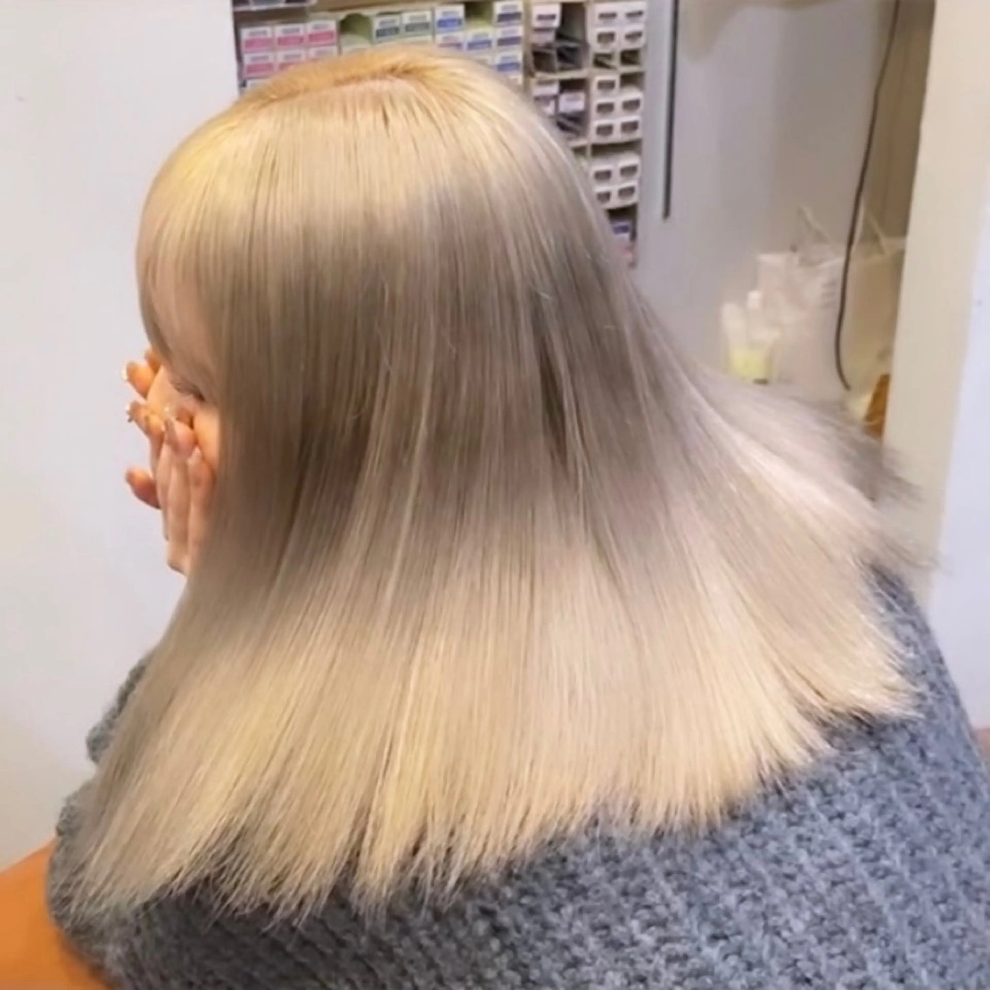 ロング カラー ブリーチ 縮毛矯正 トリートメント 複雑履歴修正 TAKEのヘアスタイル