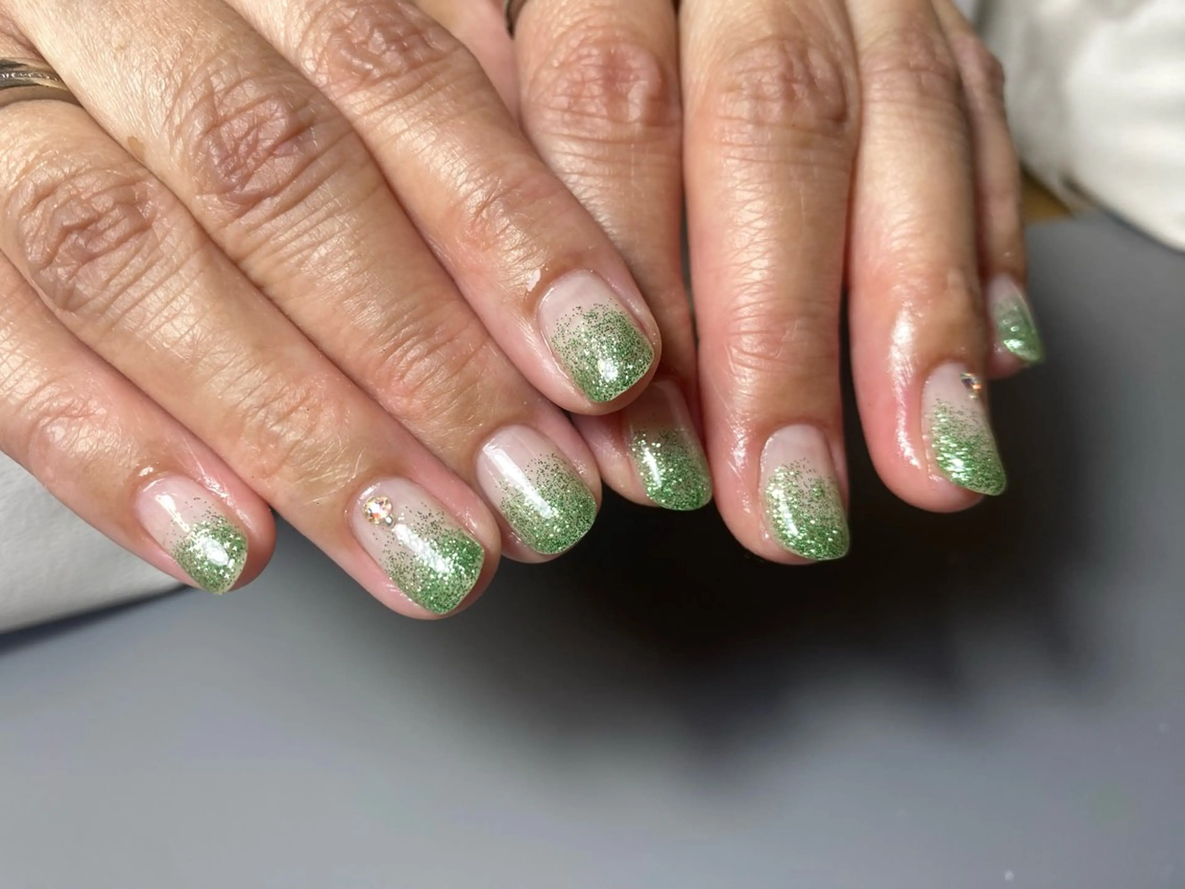 ネイル グラデーション キラキラネイル ラメ(グリッター) ワンカラーネイル No&33所属・No&33 nail salonのエステ・リラクイメージ