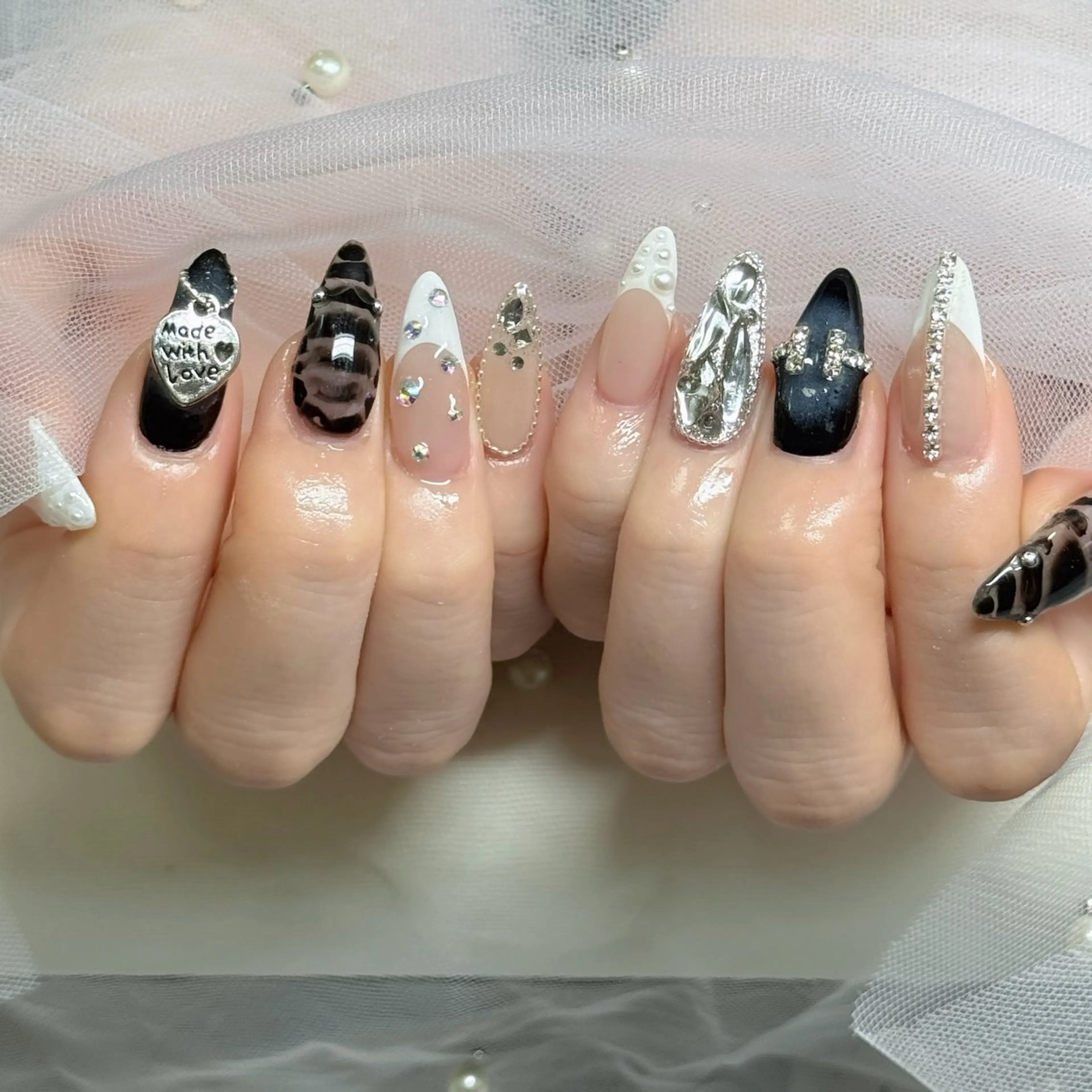 ネイル フットネイル フレンチネイル グラデーション 韓国ネイル ロングネイル Hani Nail Salonのネイルデザイン