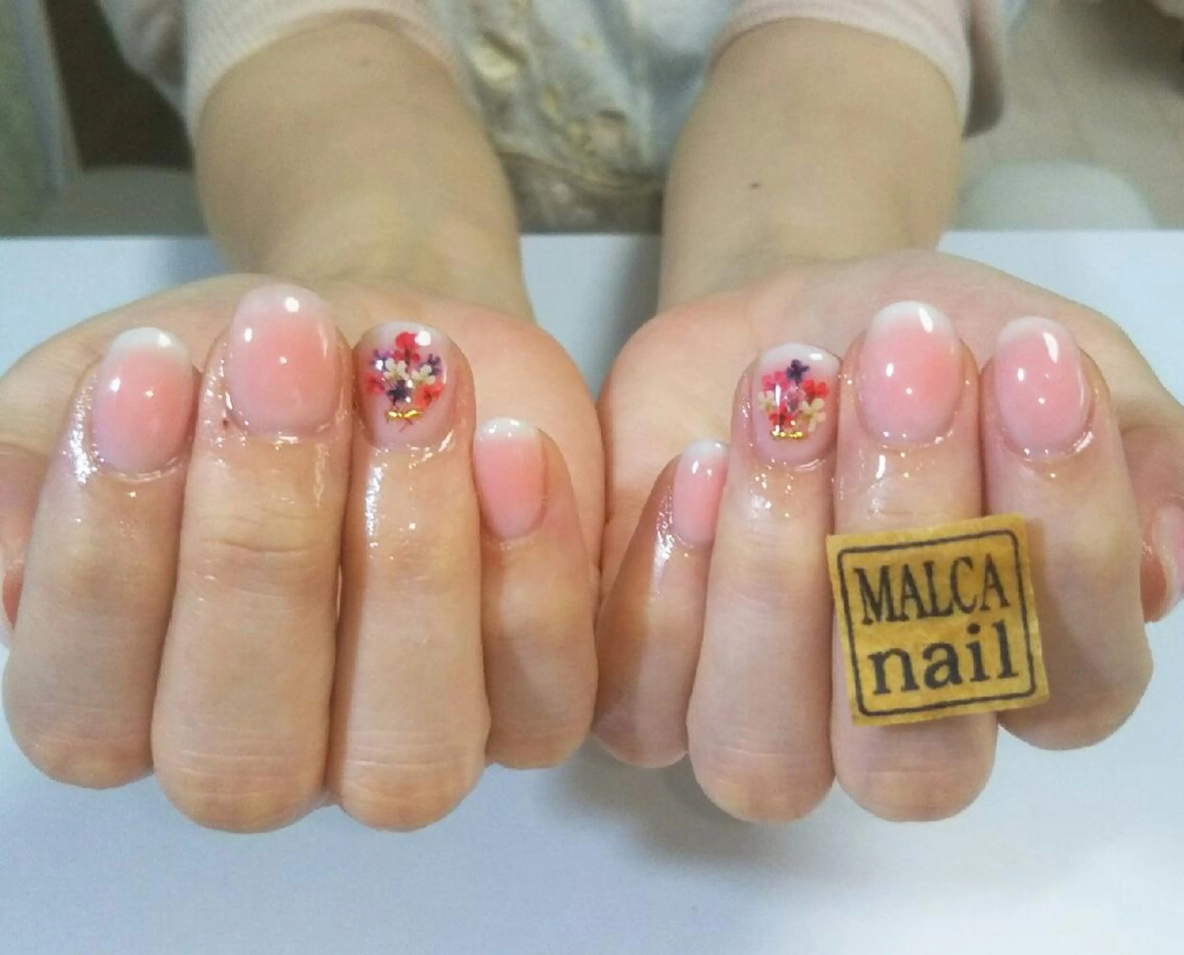 セミロング ヘアアレンジ パーマ ネイル キッズ マツエク・マツパ MALCAnail(マルカネイル)所属・荒木 莉奈のネイルデザイン