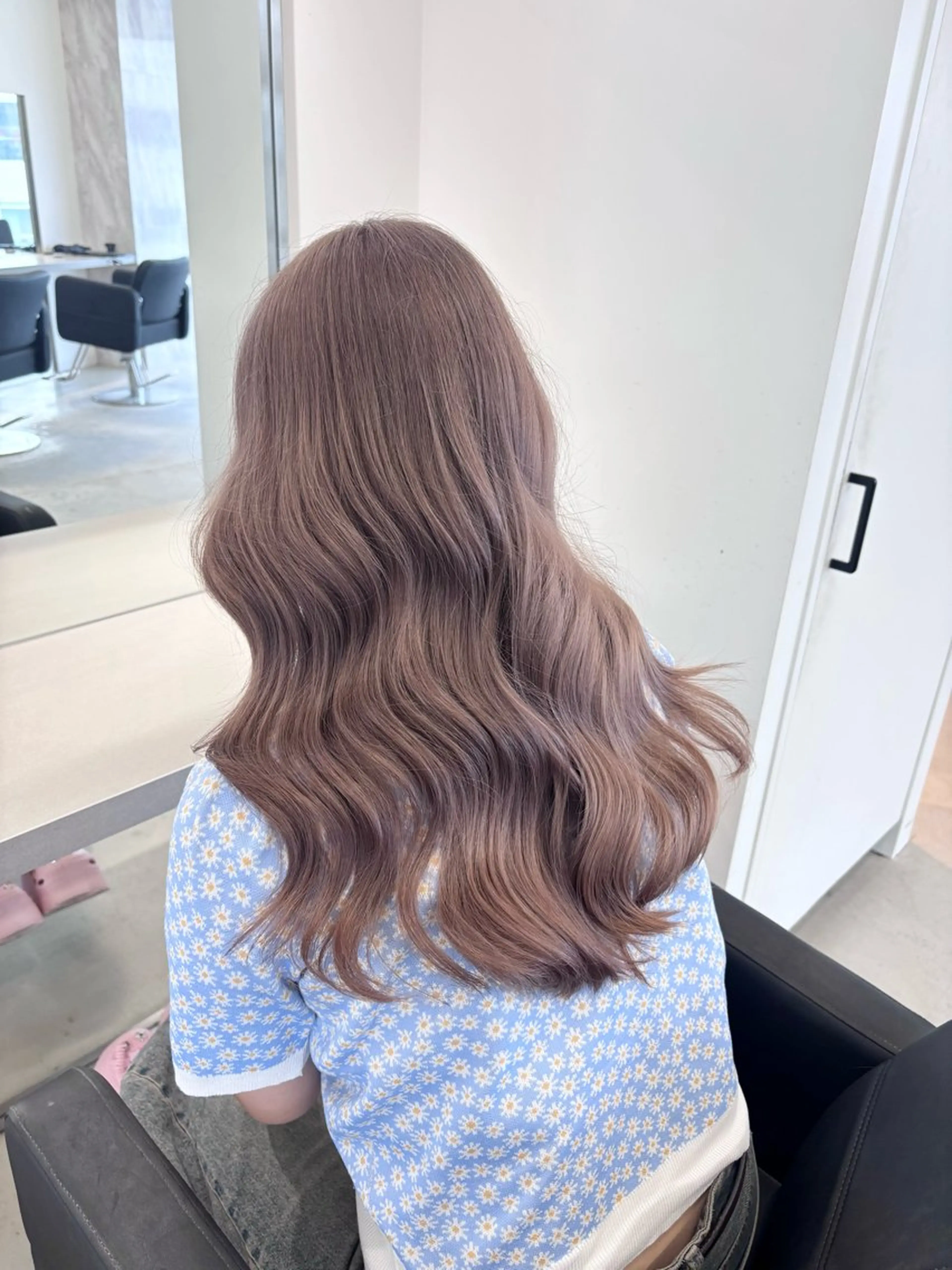 ロング カラー ブリーチ 透明感カラー ヘアカラー トリートメント EIGHT ／SHU🩶のヘアスタイル