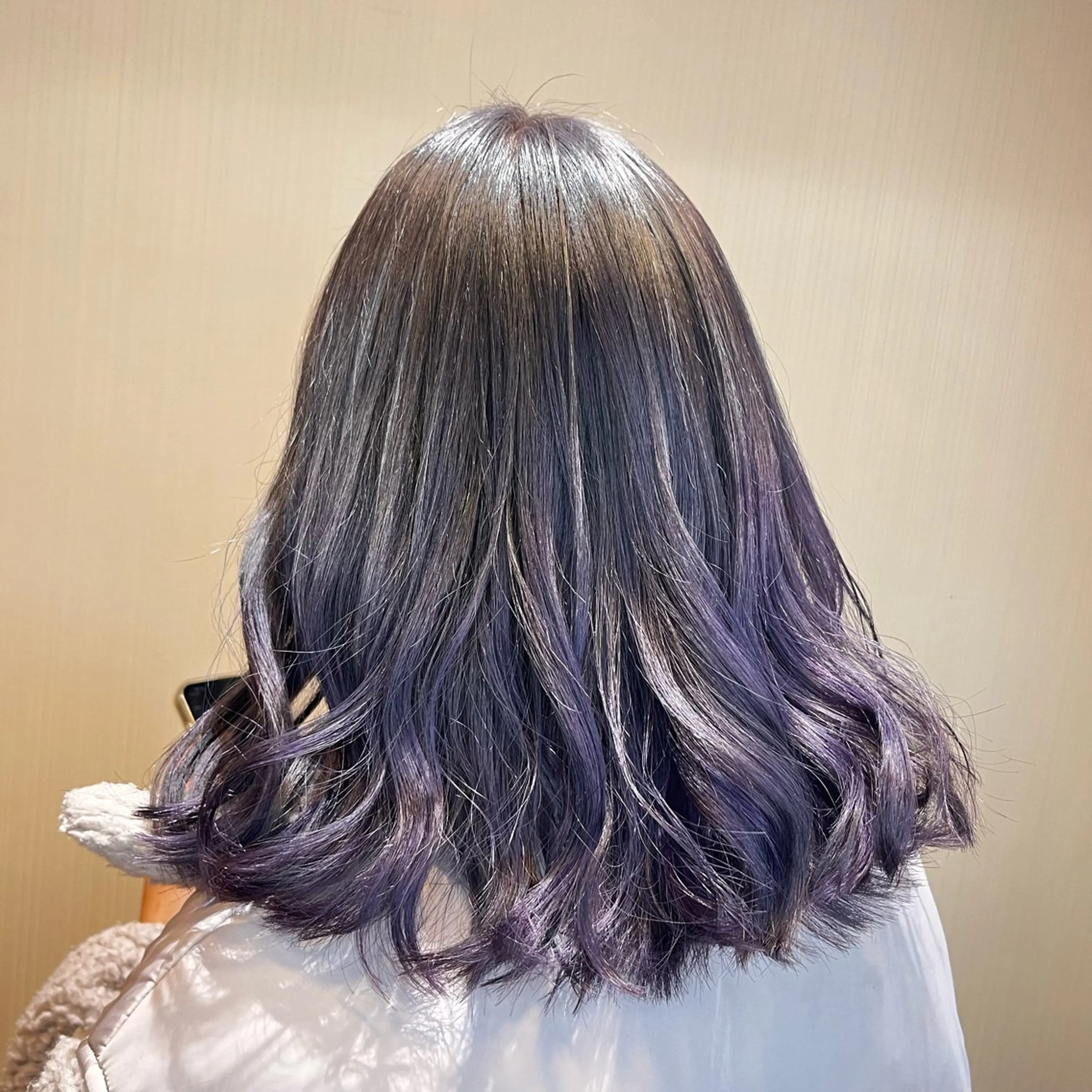 セミロング ヘアカラー おくだ　りお /ハイトーンカラーのヘアスタイル