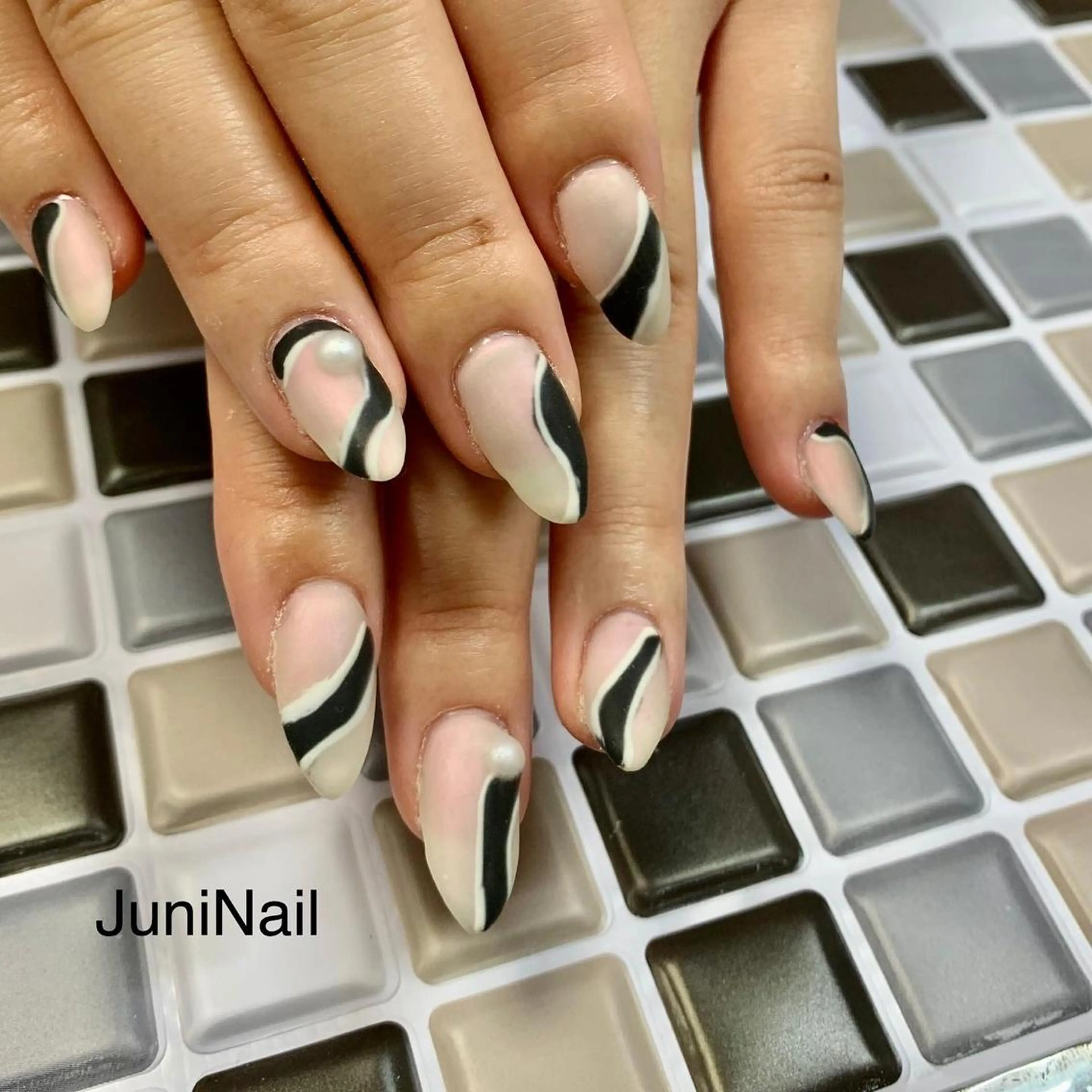 ネイル オーロラネイル クリアネイル フラッシュネイル フレンチネイル 氷ネイル・うるうるネイル ハンドネイル JuniNail 주니네일🇰🇷suのネイルデザイン