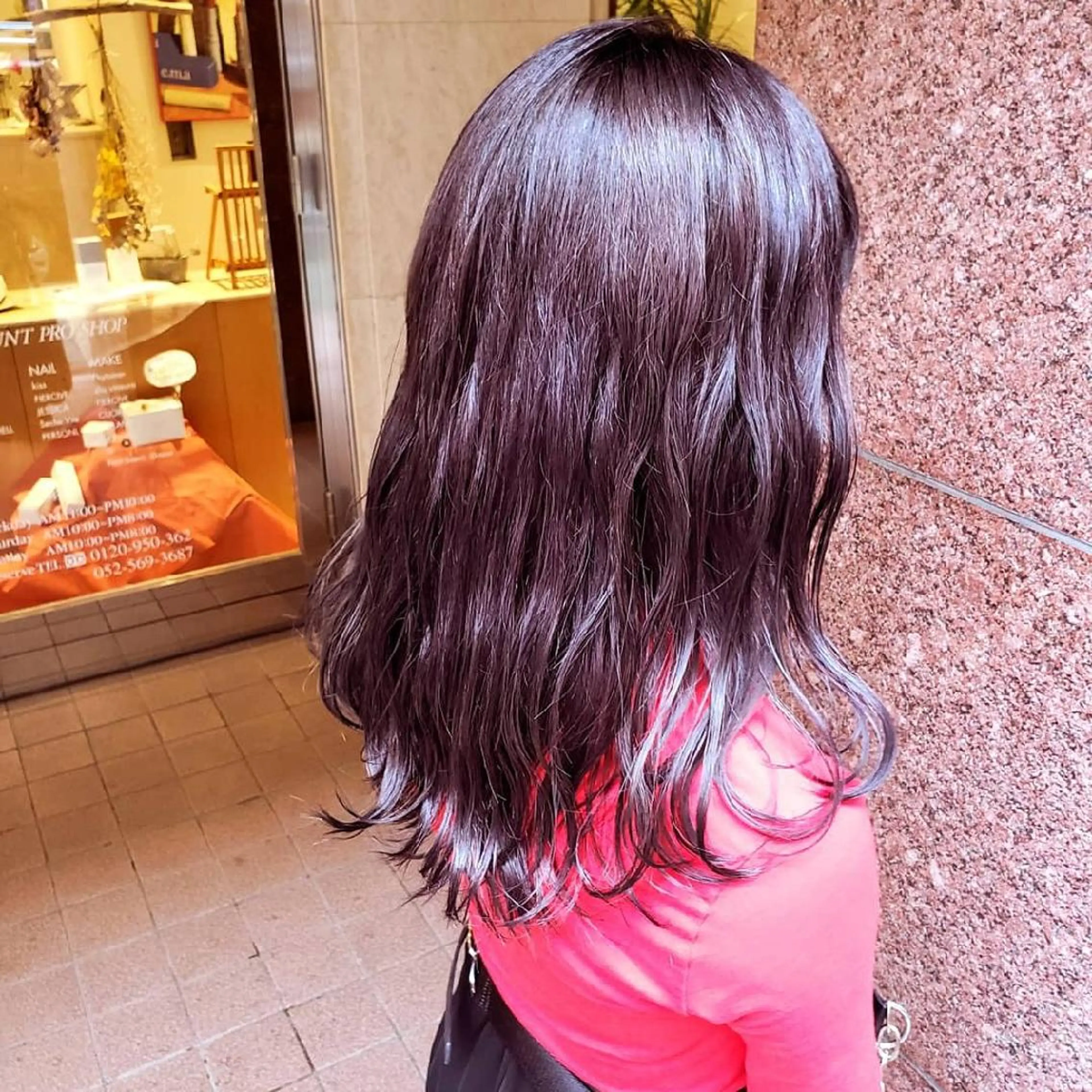 ロング パープルカラー ヘアカラー EMANON名古屋所属・美谷添（ミヤゾエ） まどか大人ヘアサロンのヘアスタイル