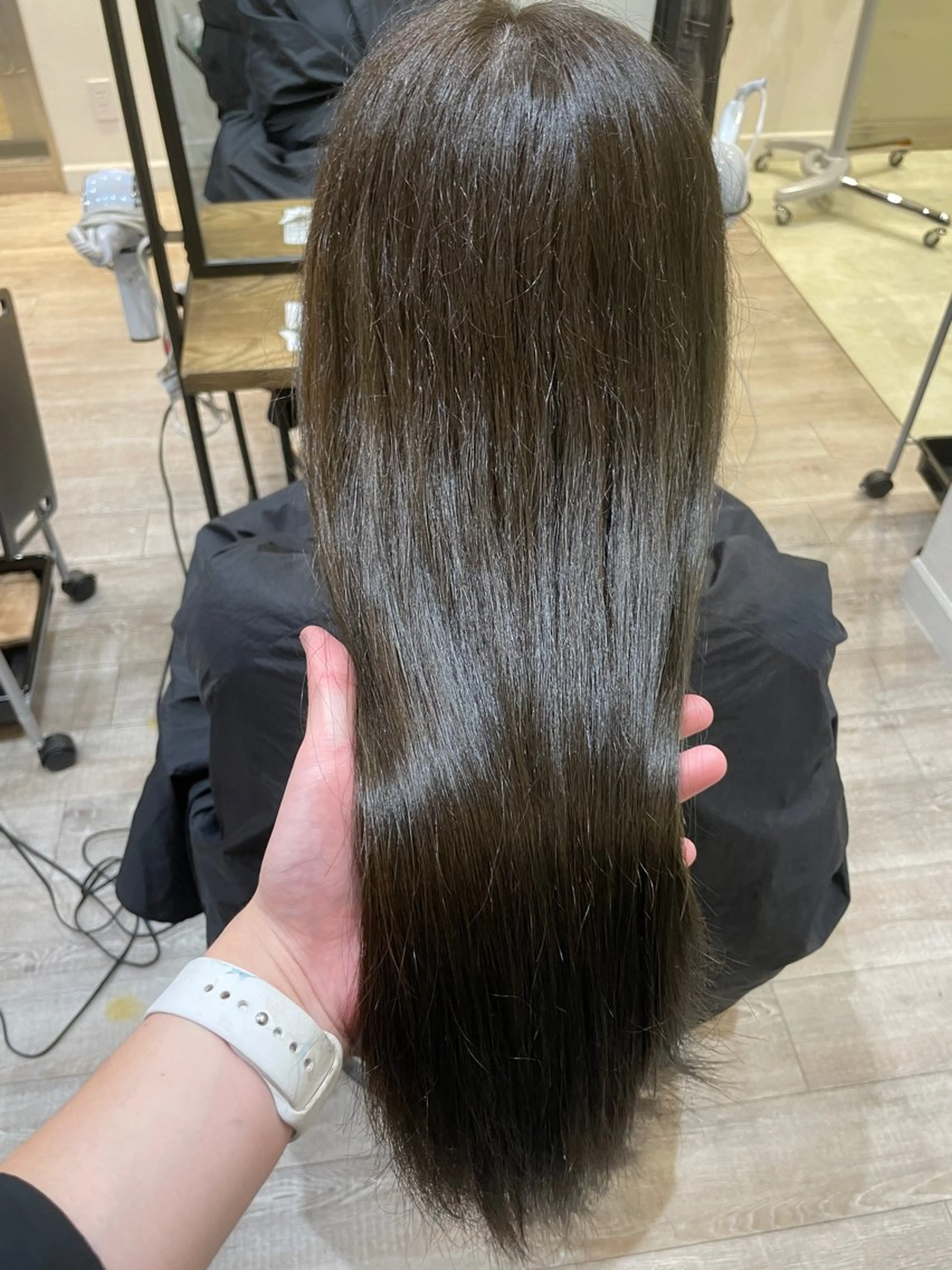 ロング カラー グレージュ オリーブグレージュ オリーブグレー カネタカ マサキのヘアスタイル