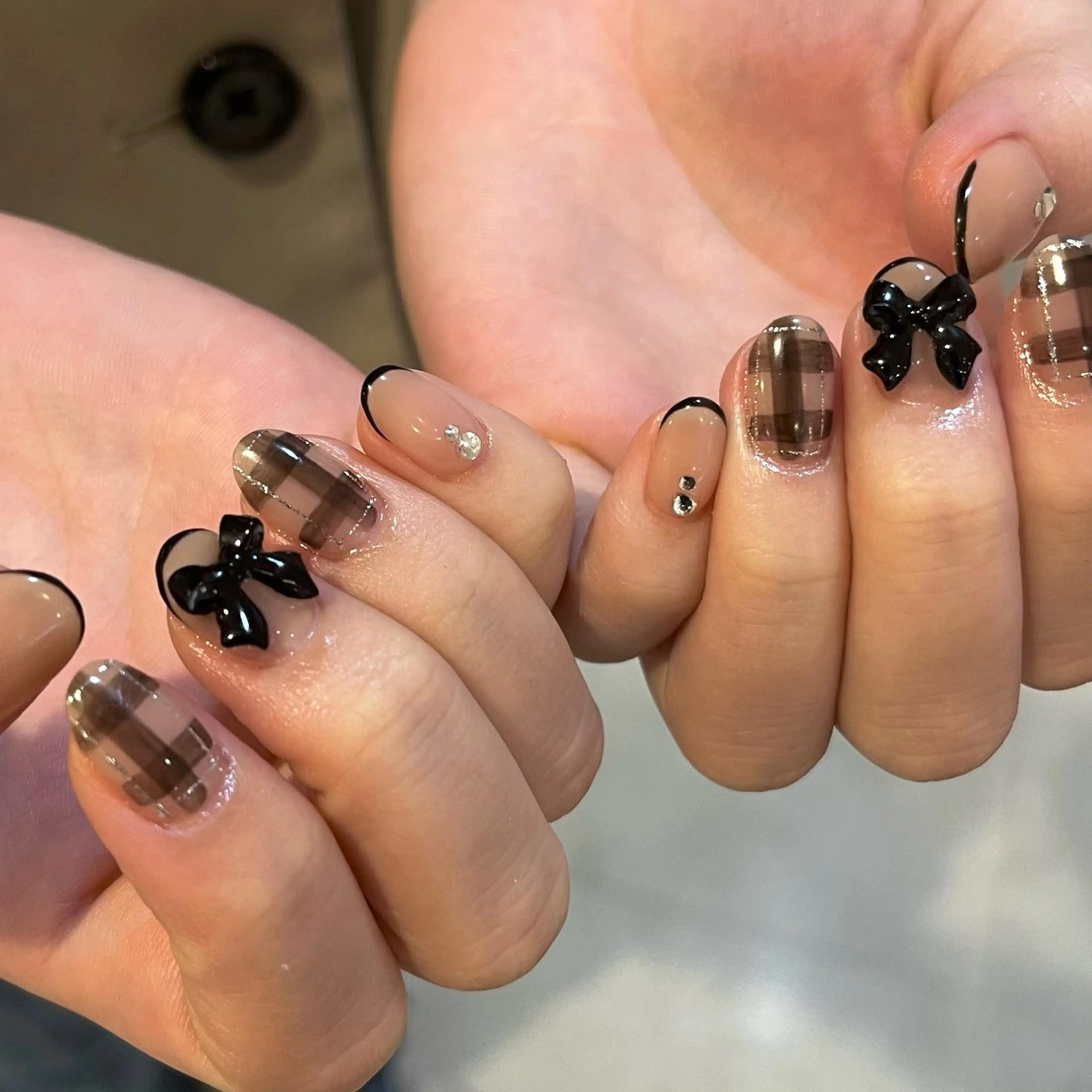 ネイル フレンチネイル ガーリー 韓国ネイル リボン ハンドネイル フットネイル para ☀︎ sol by BECK所属・Para Sol nail　Maoのネイルデザイン