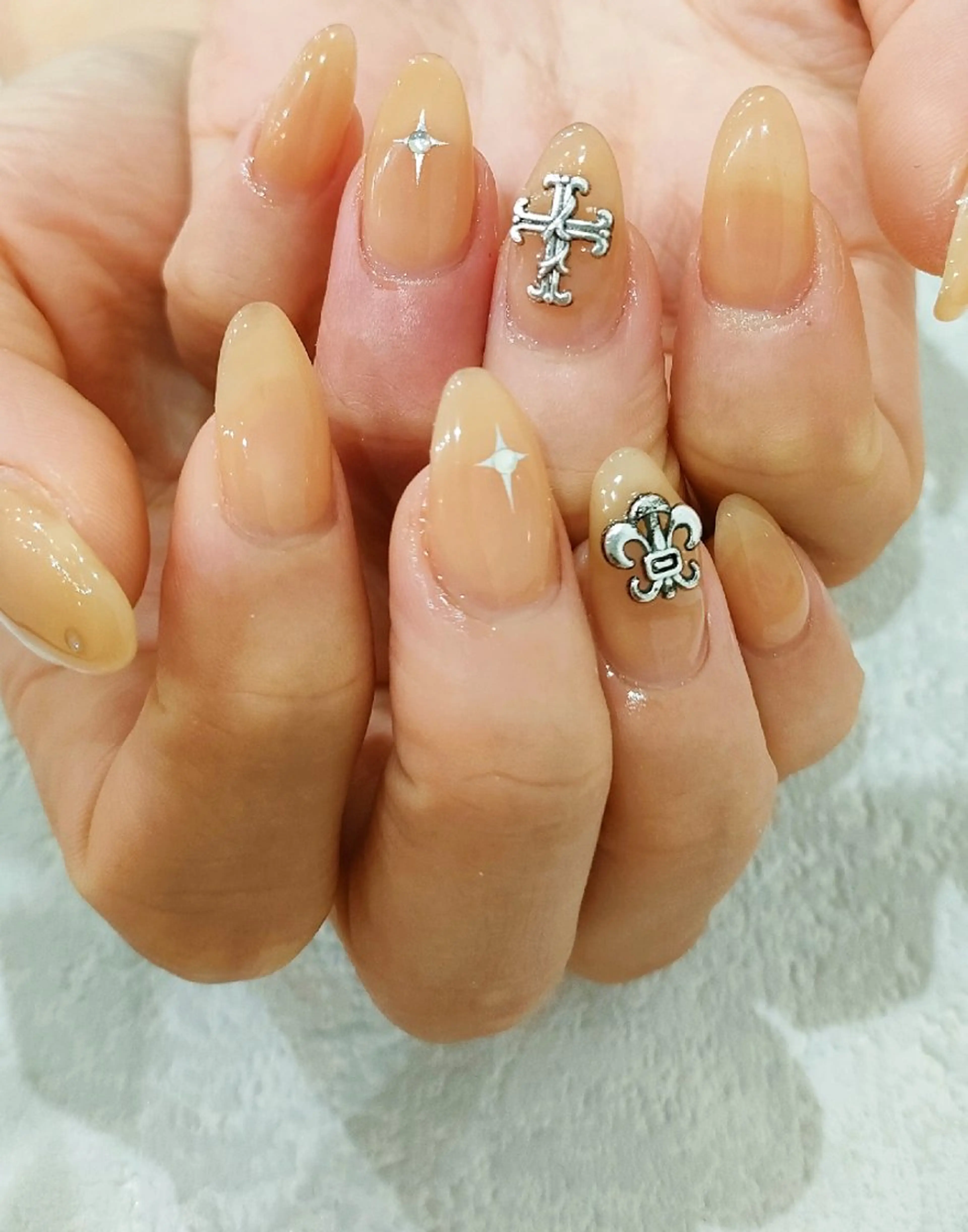ネイル ハンドネイル ハンドケア Rediant （美由紀）のネイルデザイン