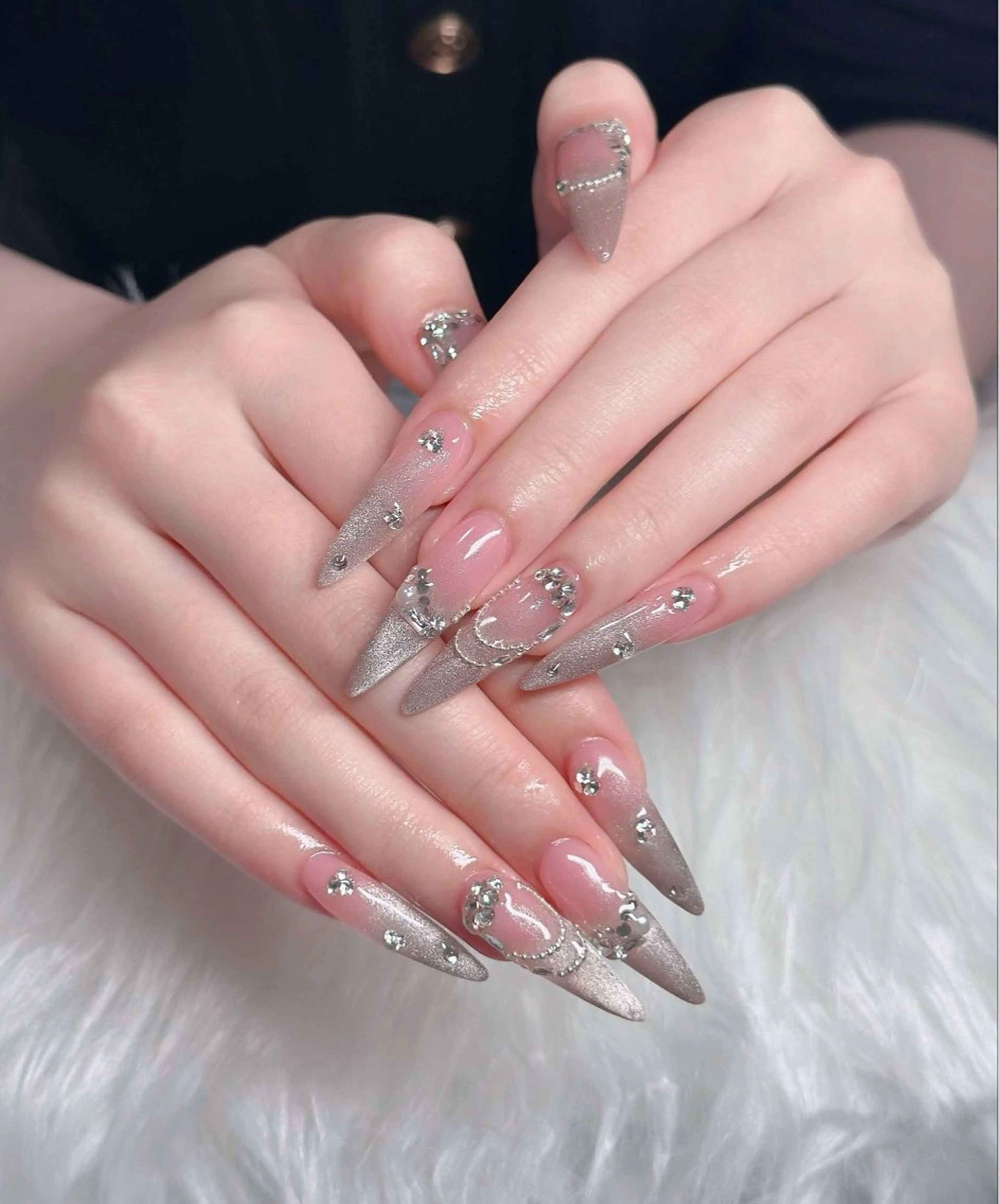 ネイル オーロラネイル フレンチネイル ジェルネイル ハロウィン キラキラネイル ハンドネイル H.baby Nail Salonのネイルデザイン