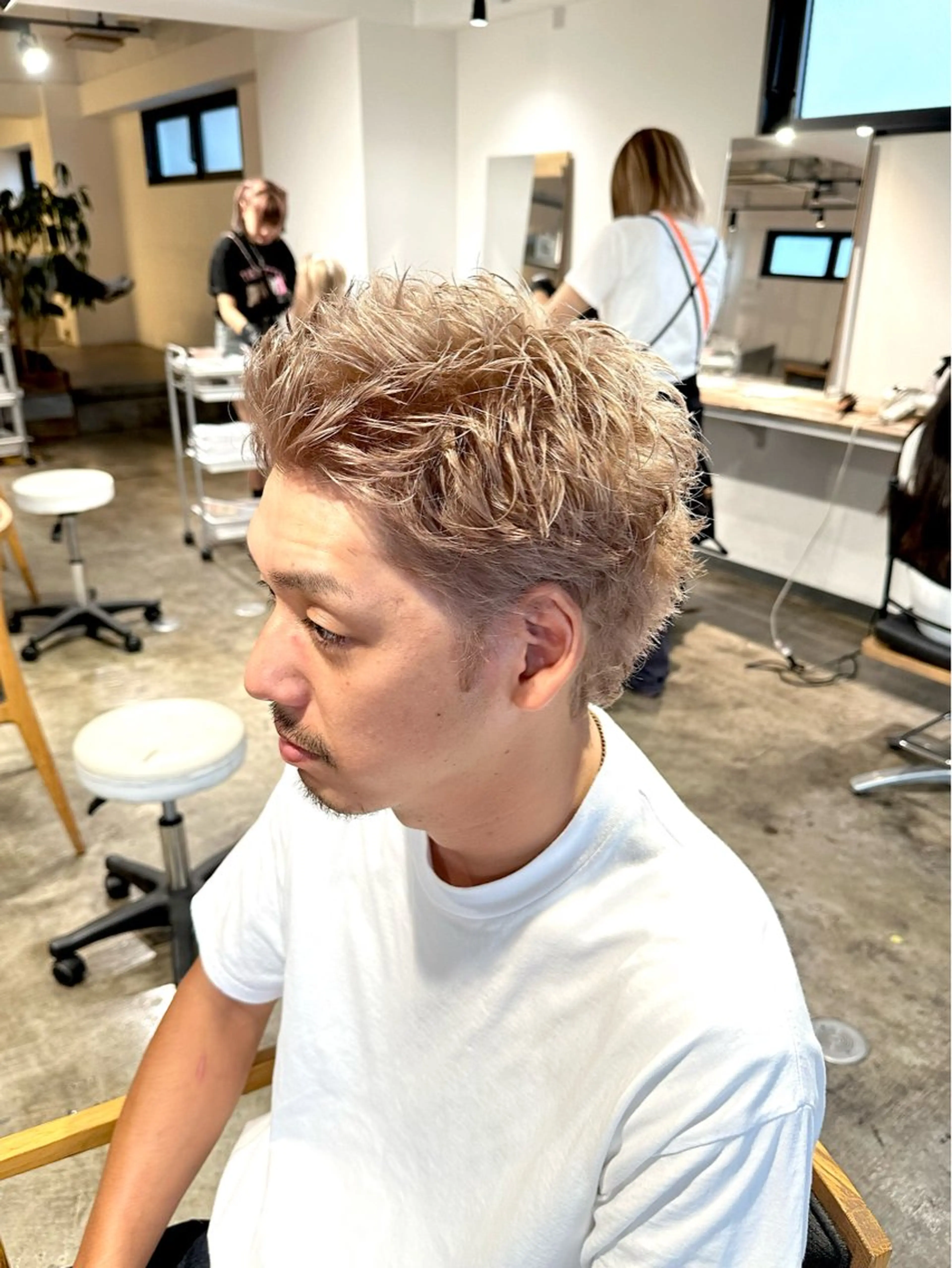 カラー メンズ メンズハイトーン メンズパーマ メンズショート スパイキーショート ハイトーンカラー カット ヘアカラー トリートメント 骨格補正施術/メンズ 専門美容師/YUYAのヘアスタイル