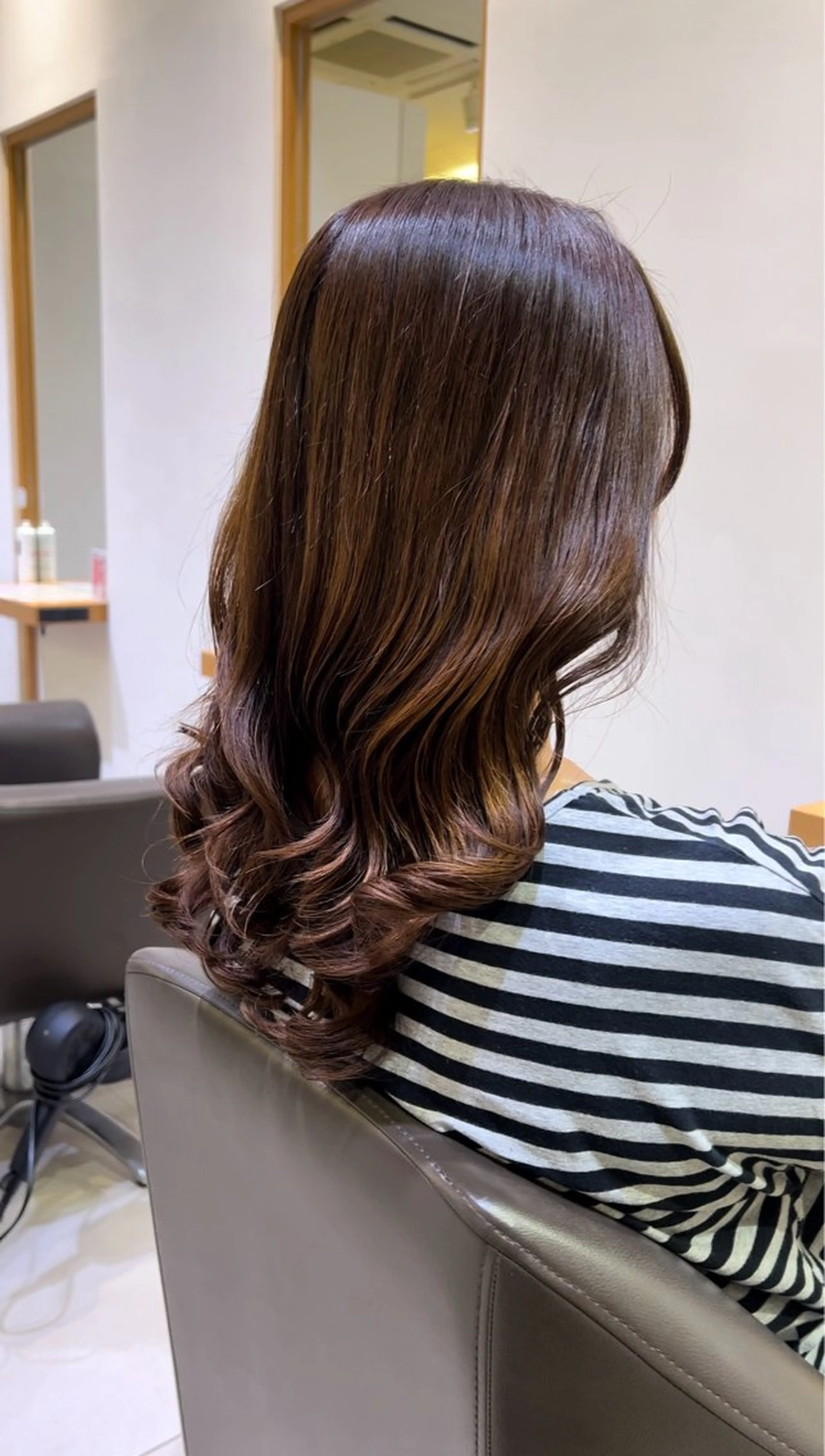 【先着1名様❗️】💟カット＋コテ巻き風パーマ💟(金、日曜日限定)カットはスタイリストさんです💇🏻‍♀️の写真