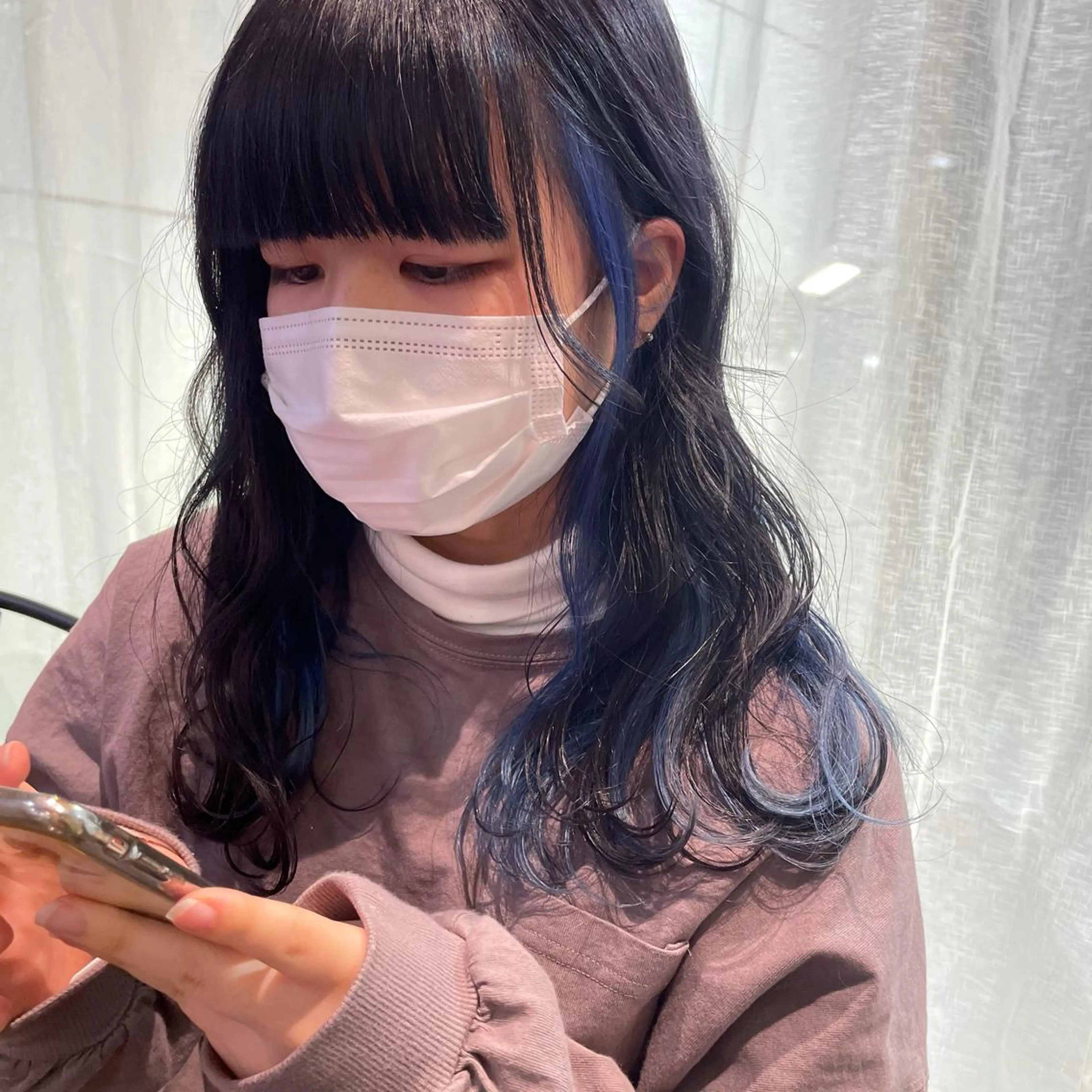 ロング カラー 黒髪 ブルーカラー ブルーブラック インナーカラー ヘアカラー トリートメント 韓国ヘア🦋 MIYUのヘアスタイル