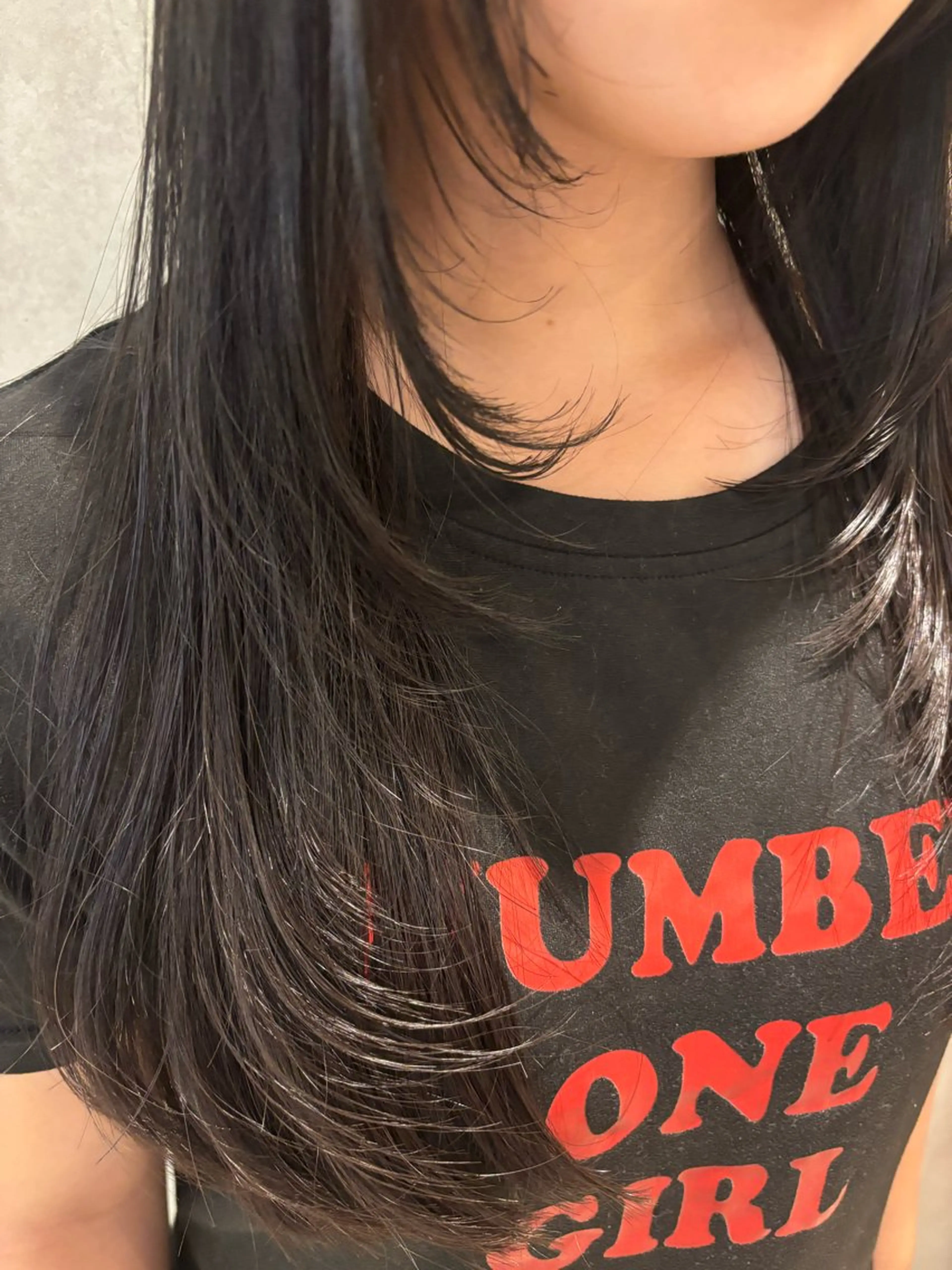 ロング レイヤーカット 松阪 莉奈のヘアスタイル
