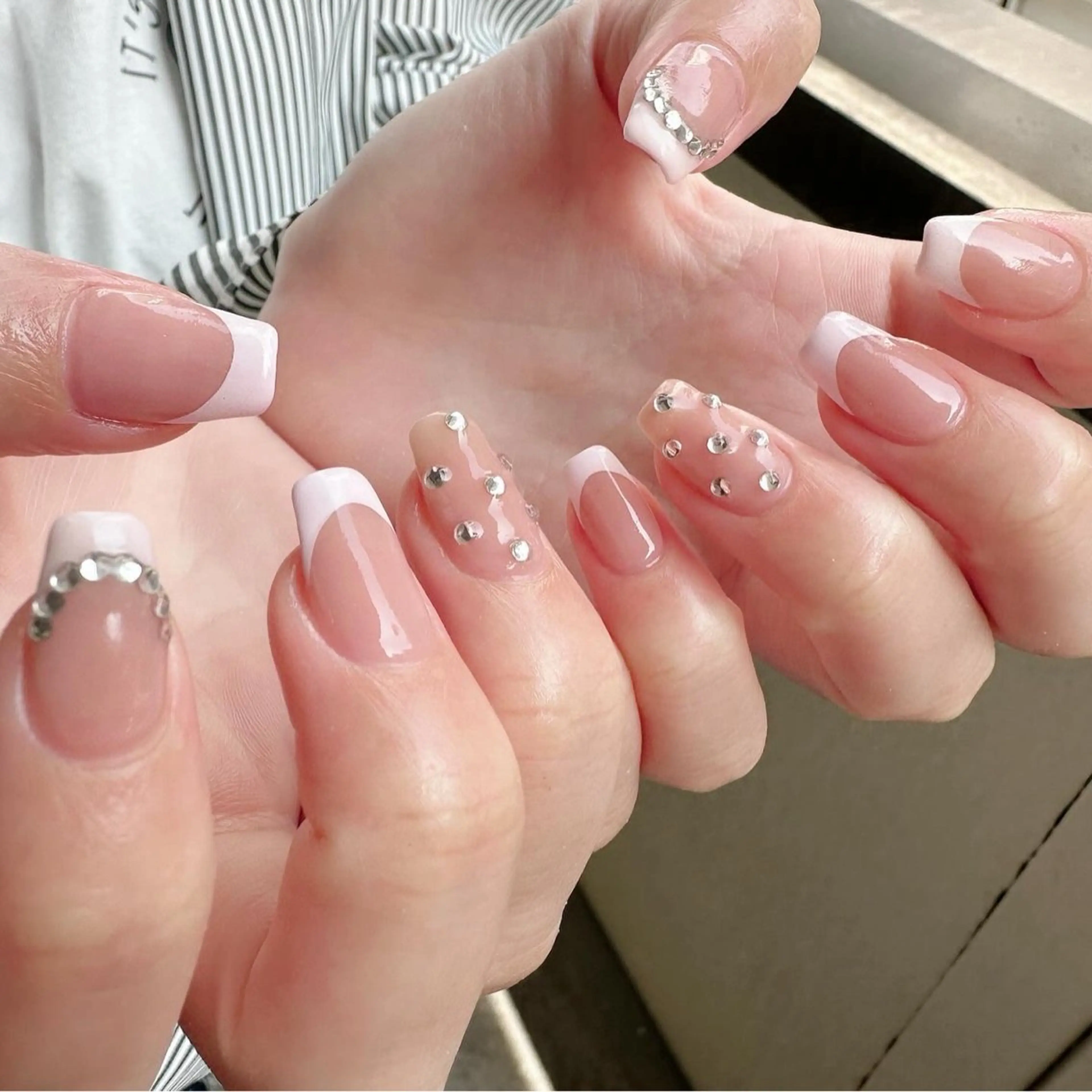 ネイル ドット フレンチネイル 氷ネイル・うるうるネイル キラキラネイル 韓国ネイル 🪞KAPE NAIL 🪞のネイルデザイン