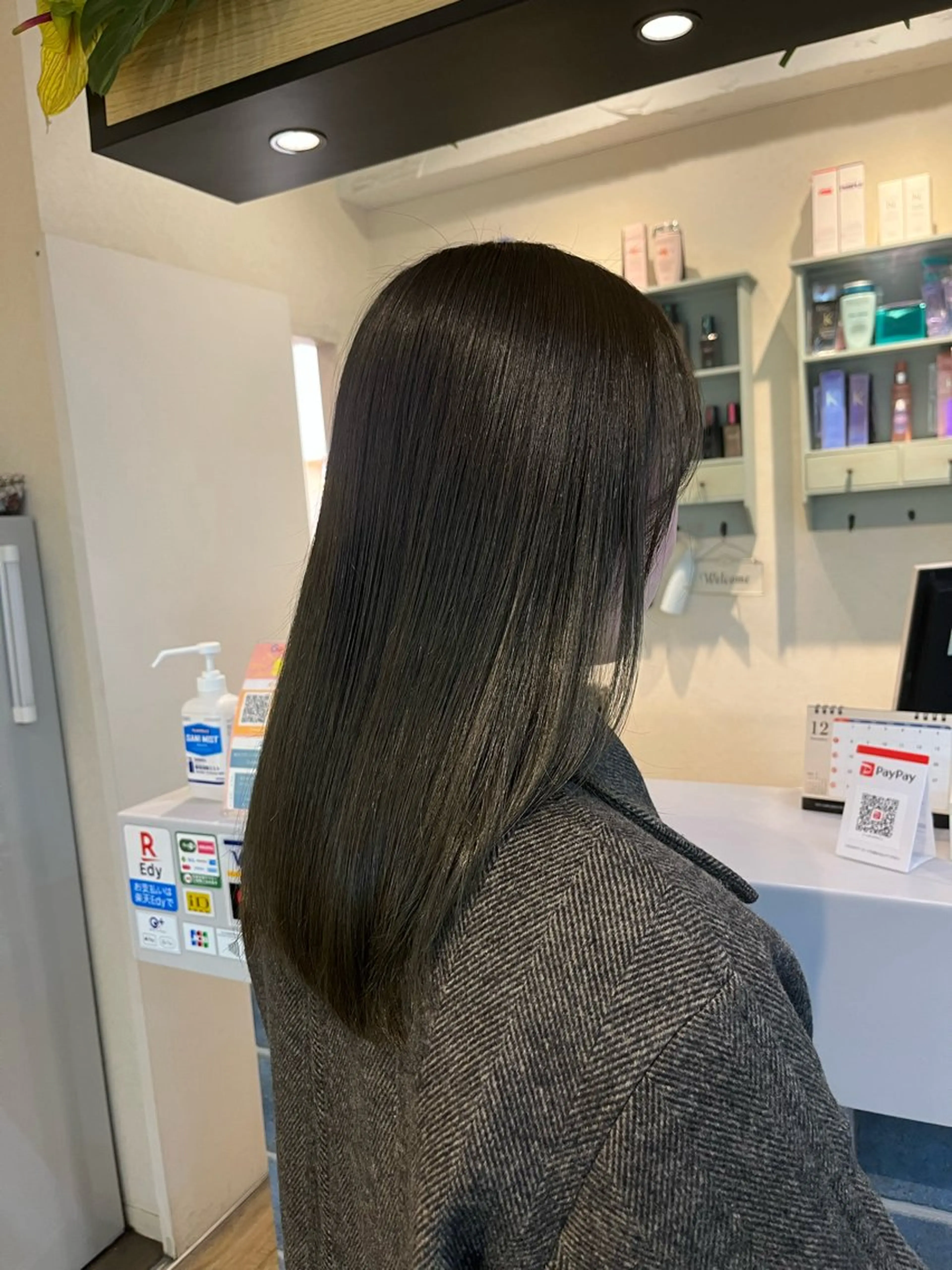 セミロング カラー グレージュ オリーブグレージュ オリーブグレー カット ヘアカラー トリートメント なつな/ 透明感カラーのヘアスタイル