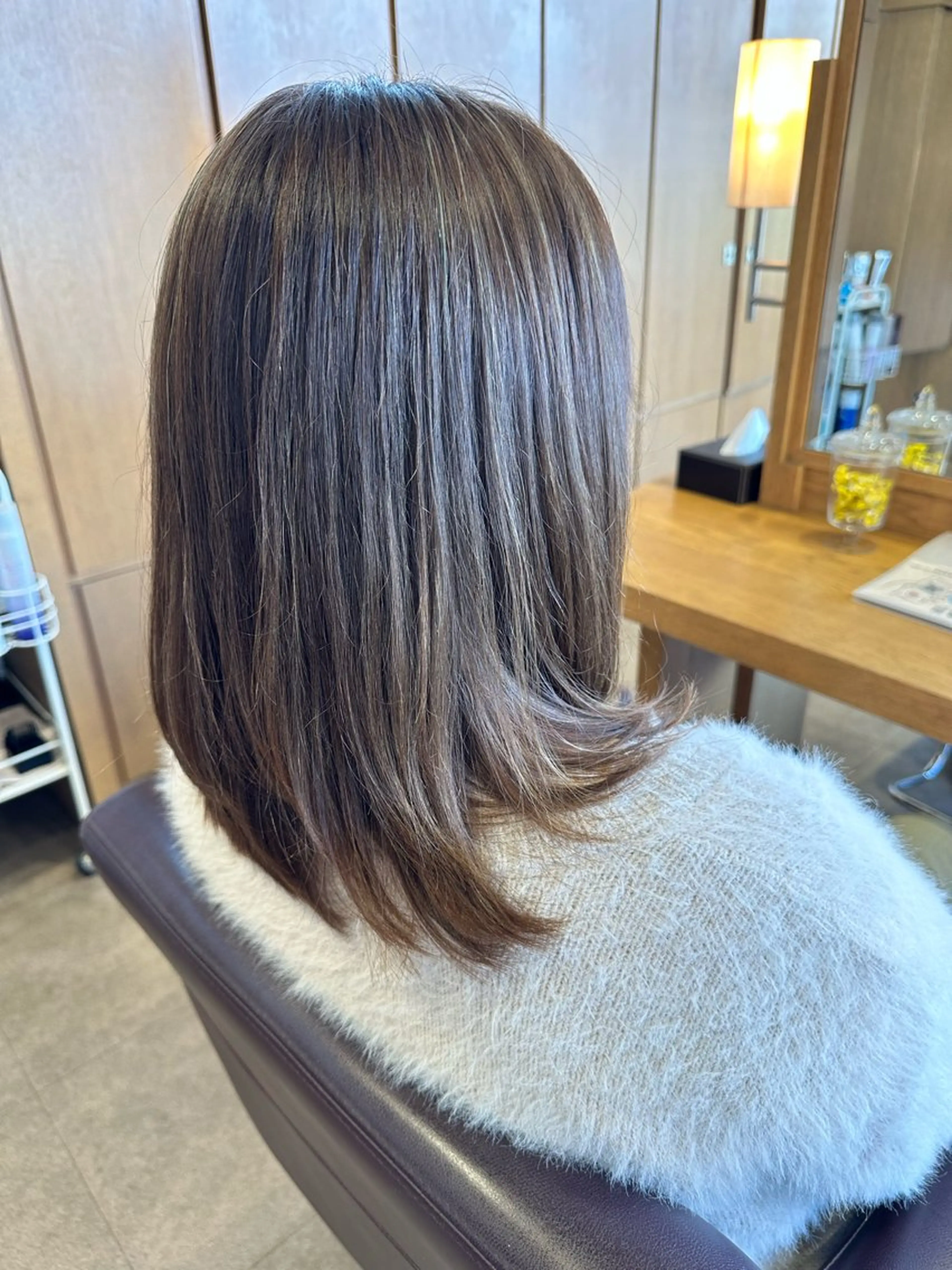セミロング カット ヘアカラー トリートメント 横山 美由紀のヘアスタイル