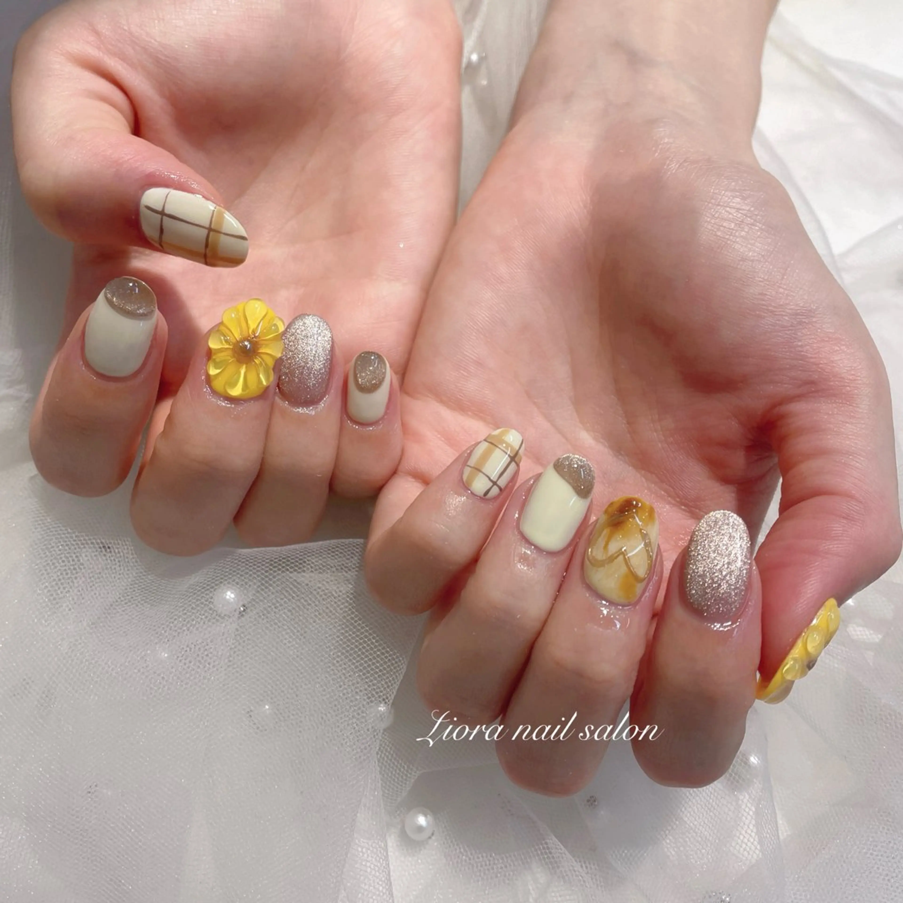 ネイル フレンチネイル ジェルネイル ガーリー グラデーション キラキラネイル ハンドネイル Liora ネイルサロン所属・Liora nail salonのネイルデザイン