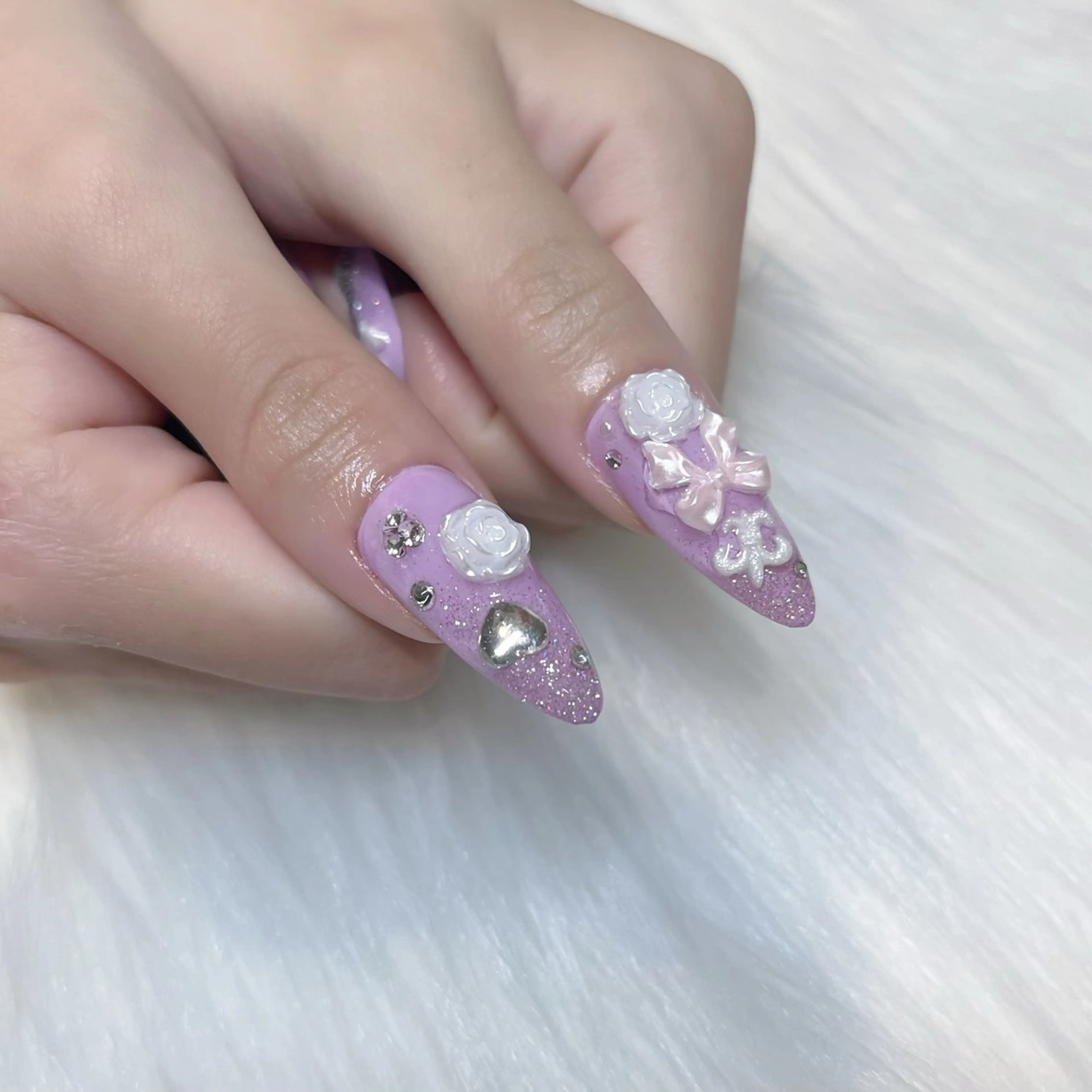 ネイル アートネイル ガーリー 韓国ネイル 持ち込み ワンホンネイル ハンドネイル KOKONA 🎀のネイルデザイン