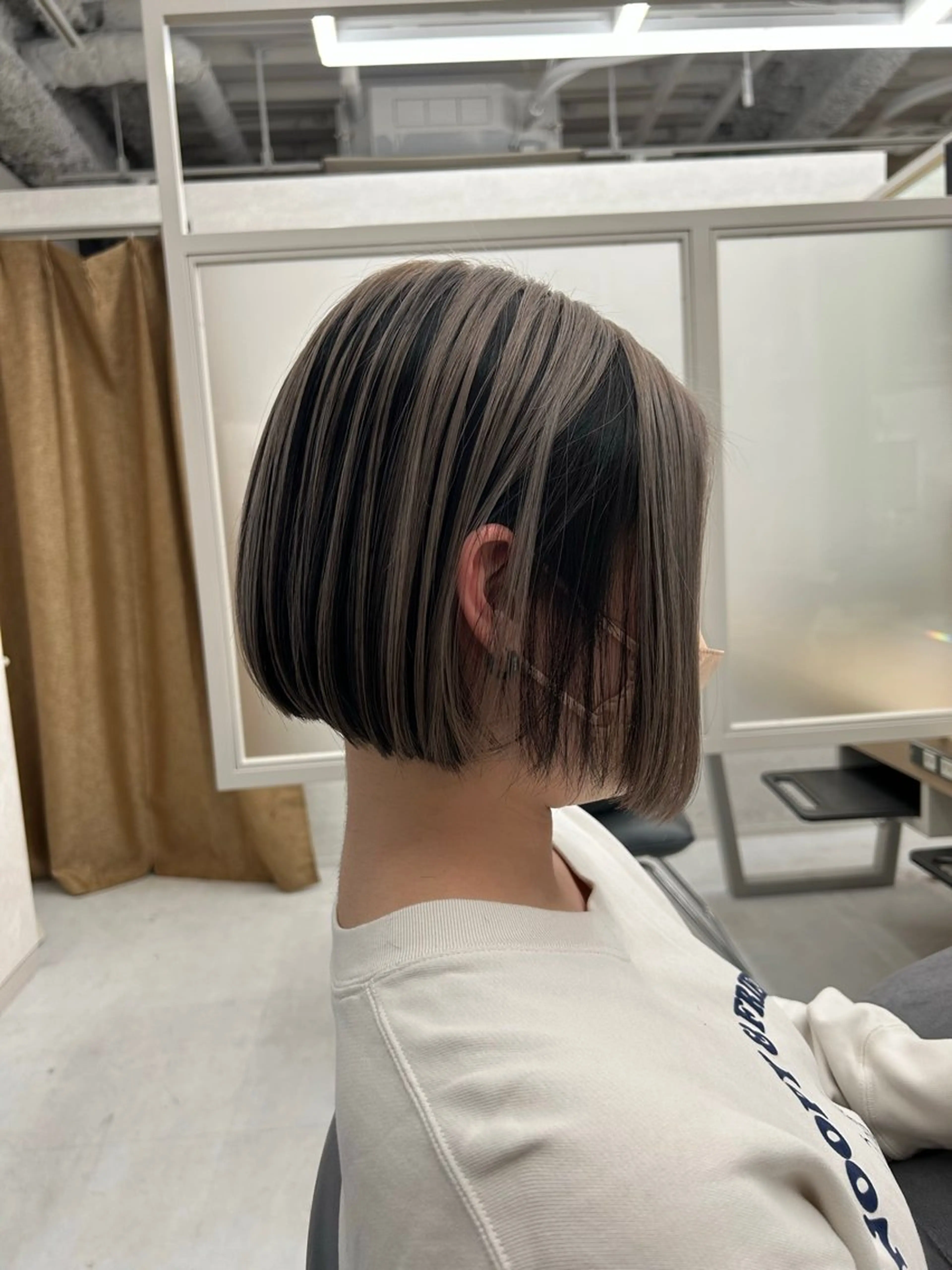 ショート カラー ヘアアレンジ グレージュ ヘアカラー トリートメント youres hair 新宿3丁目店所属・新宿.代表.透け髪 TAKAケアブリーチのヘアスタイル
