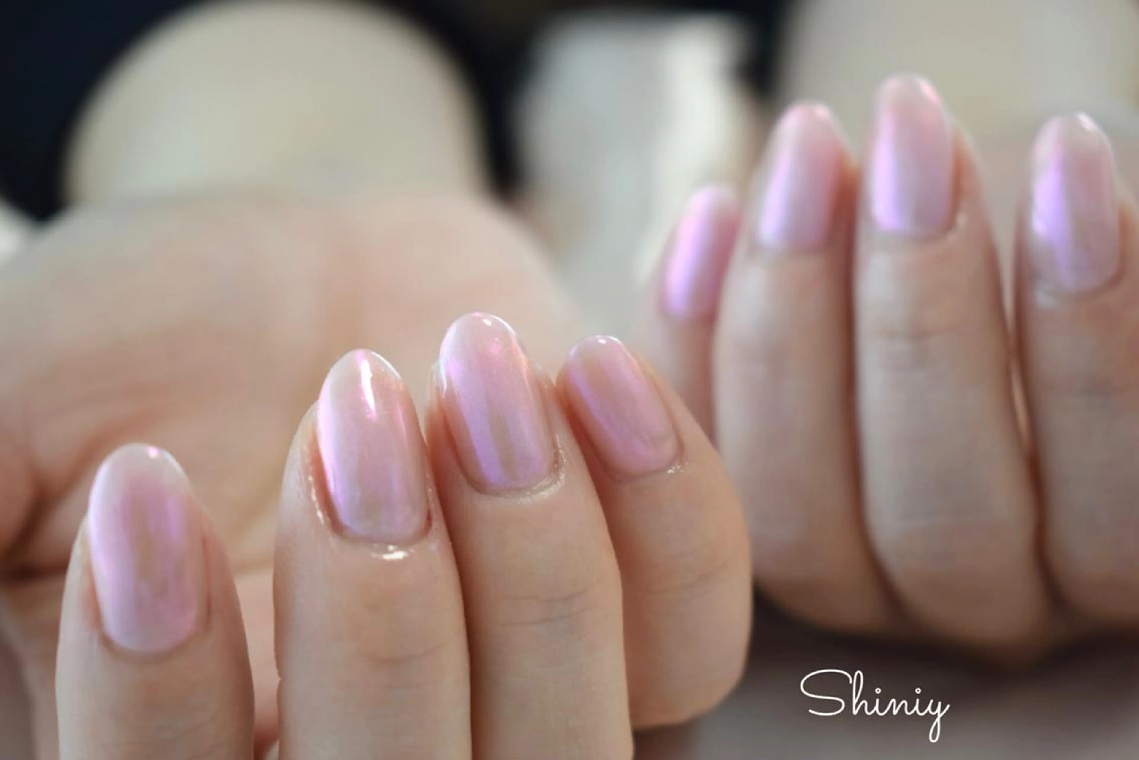 ネイル オーロラネイル ミラーネイル ピンク ハンドネイル ネイル&脱毛サロン ユイカのネイルデザイン