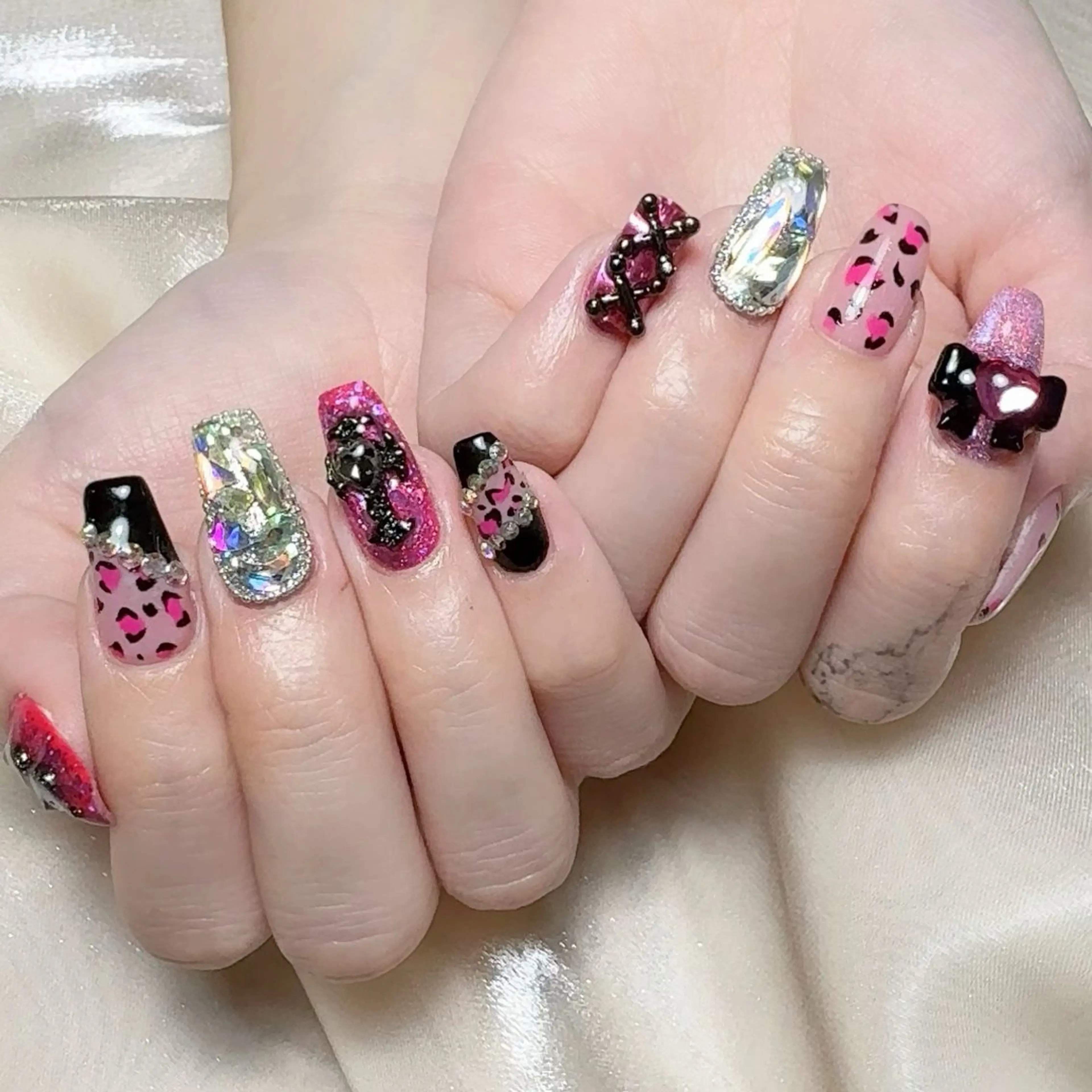 メンズ ネイル メンズ韓国風 アートネイル オーロラネイル ガーリー キラキラネイル ハンドネイル Nail salon 木にいるのネイルデザイン