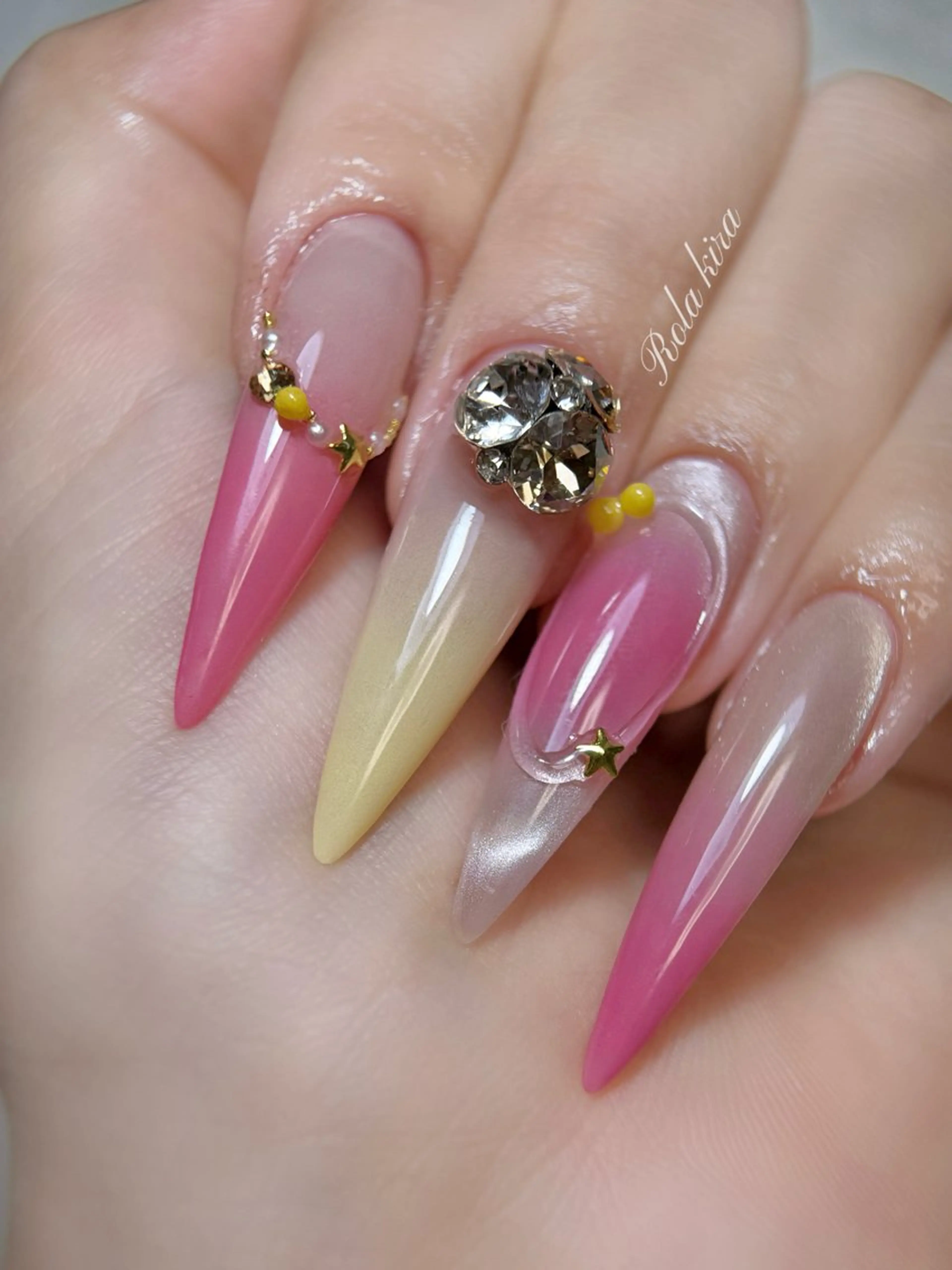 ロング ハンドネイル Rola kira nail salon所属・Rola kira 麗のネイルデザイン