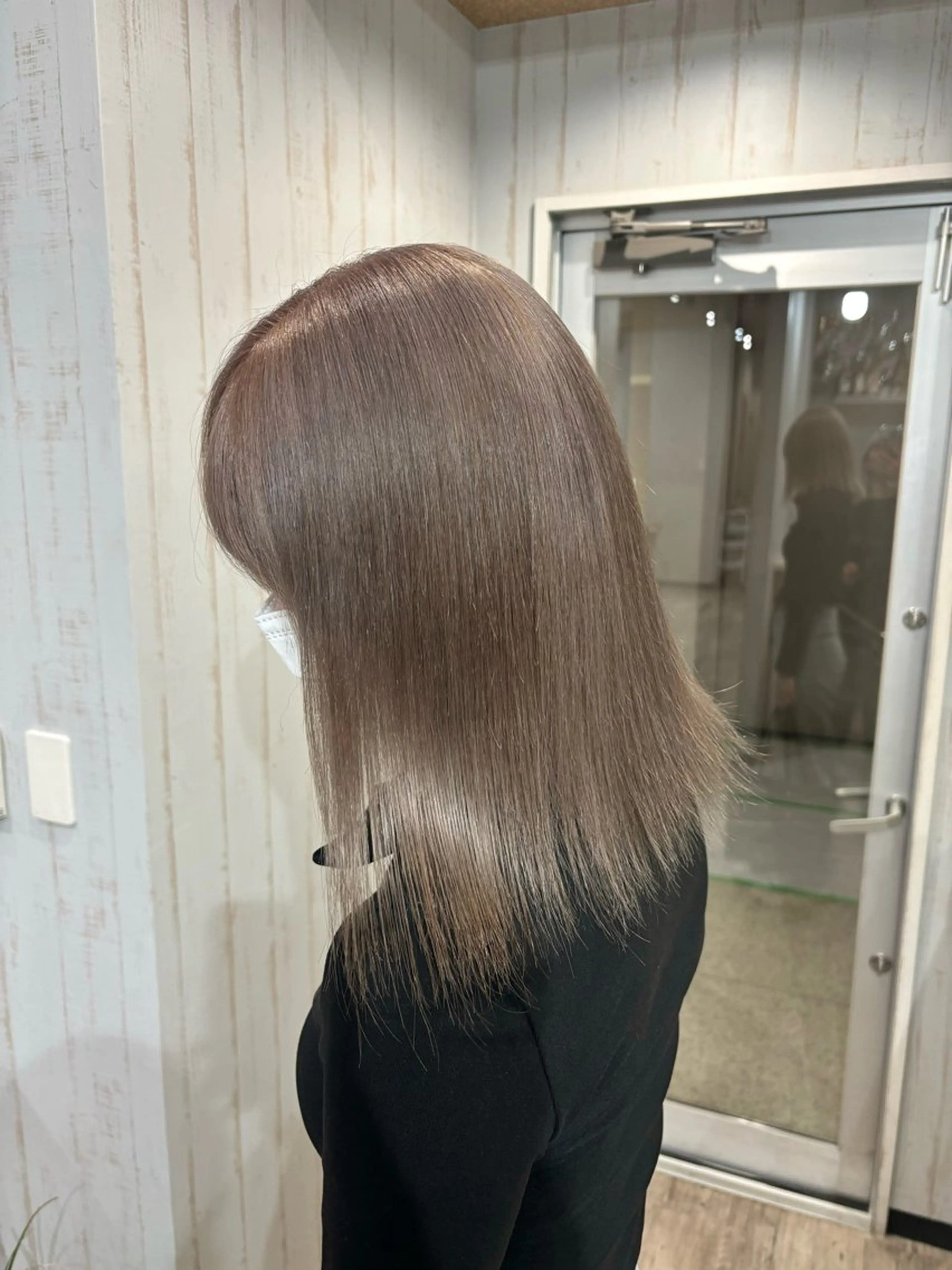 セミロング カラー 渋谷デザインカラー 🎀ハイトーンのヘアスタイル