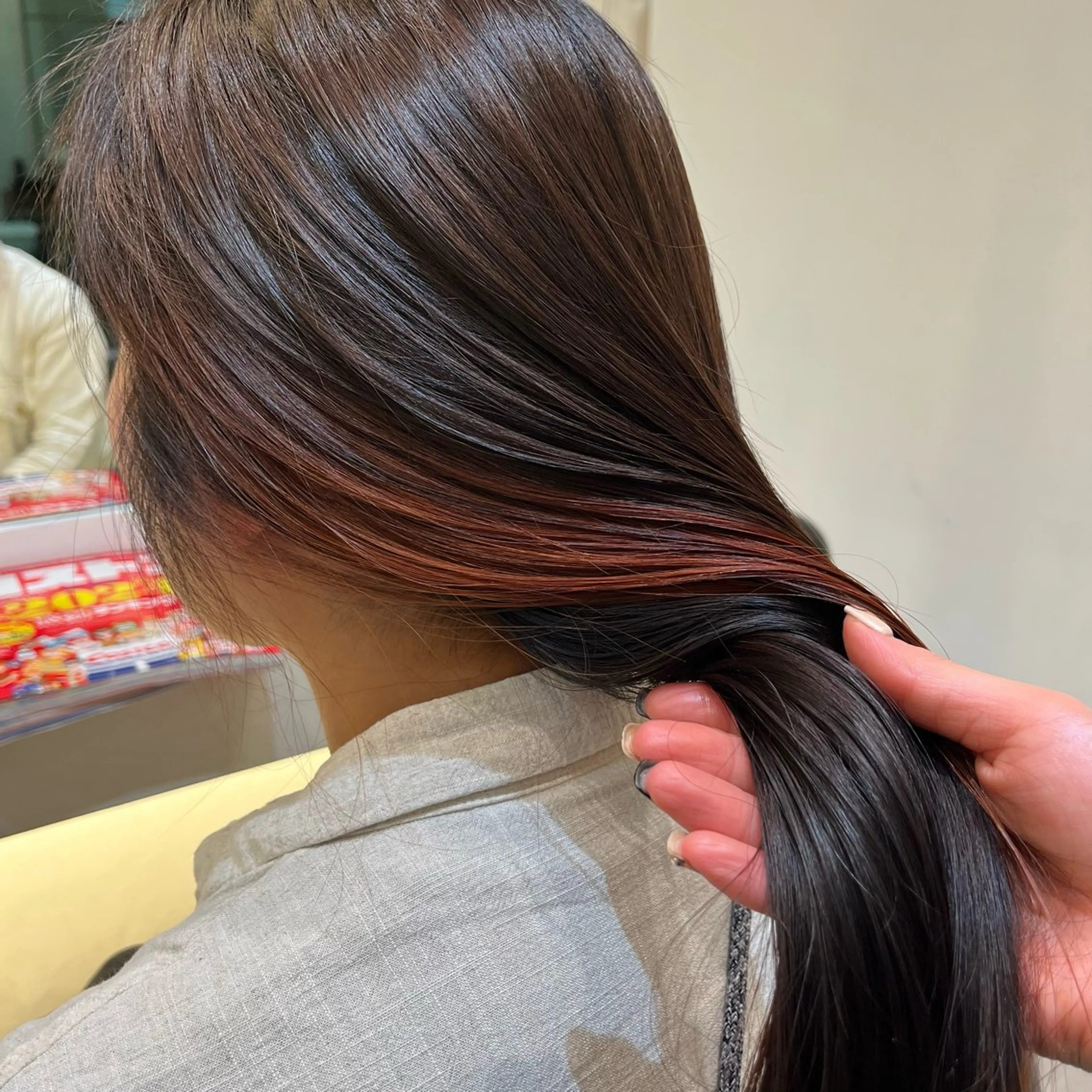 ロング カラー イヤリングカラー GISELA サリナのヘアスタイル