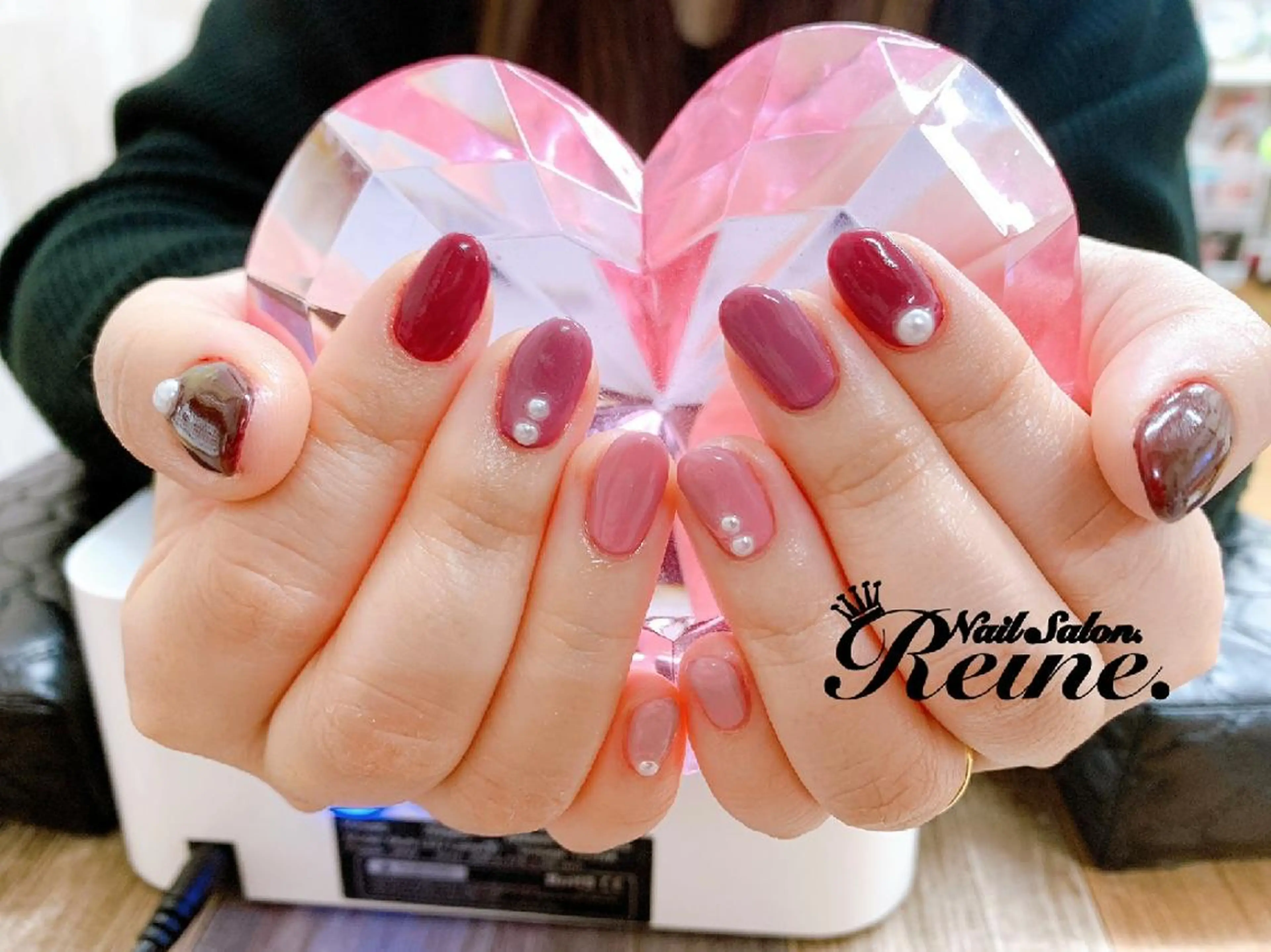ネイル ピンク 赤色 バレンタイン Nailsalon Reine所属・玉栄 伶奈のネイルデザイン