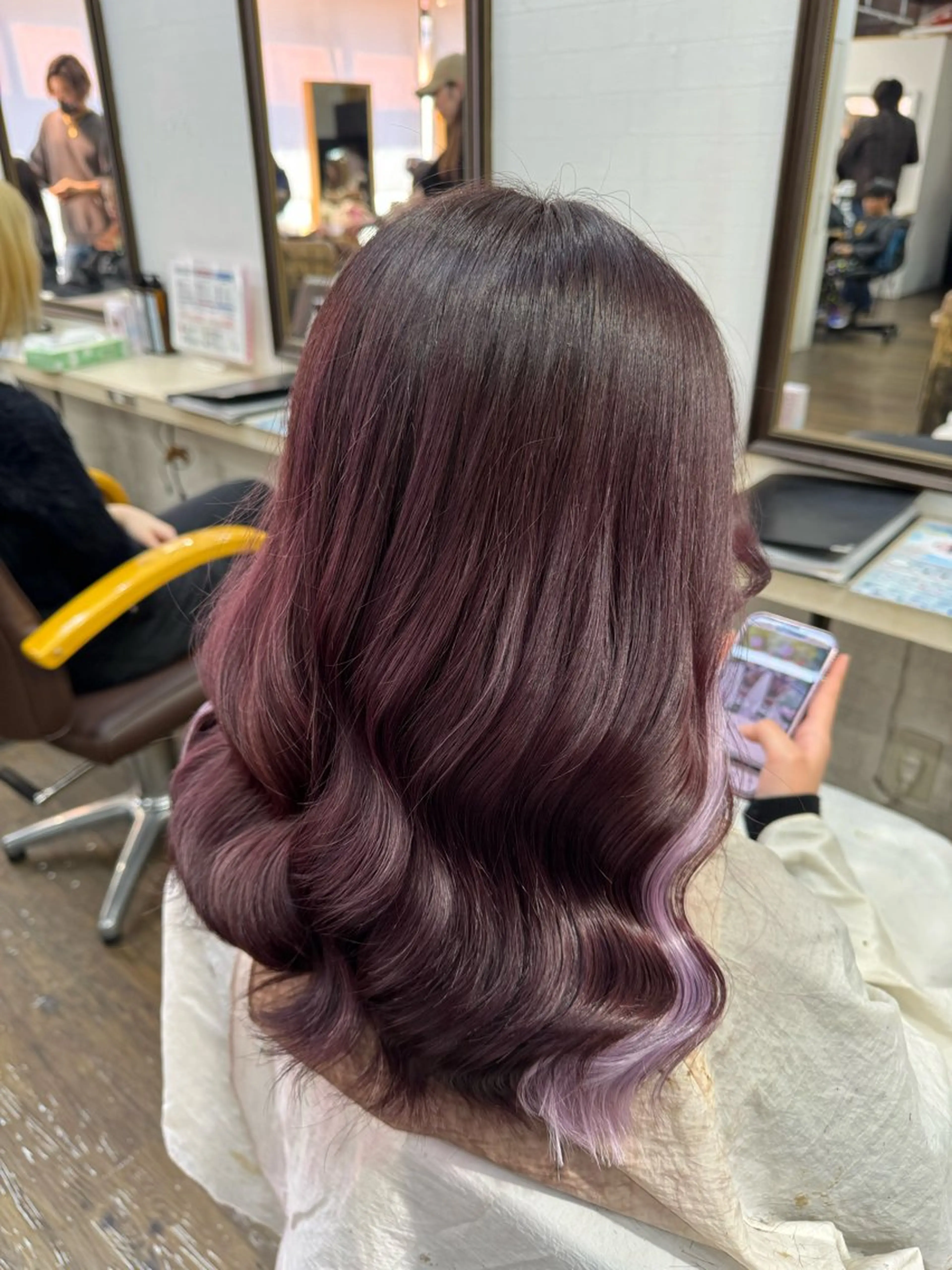 ミディアム ヘアカラー エクステ 田子🦋ハイトーン 🫐耳つぼジュエリーのヘアスタイル