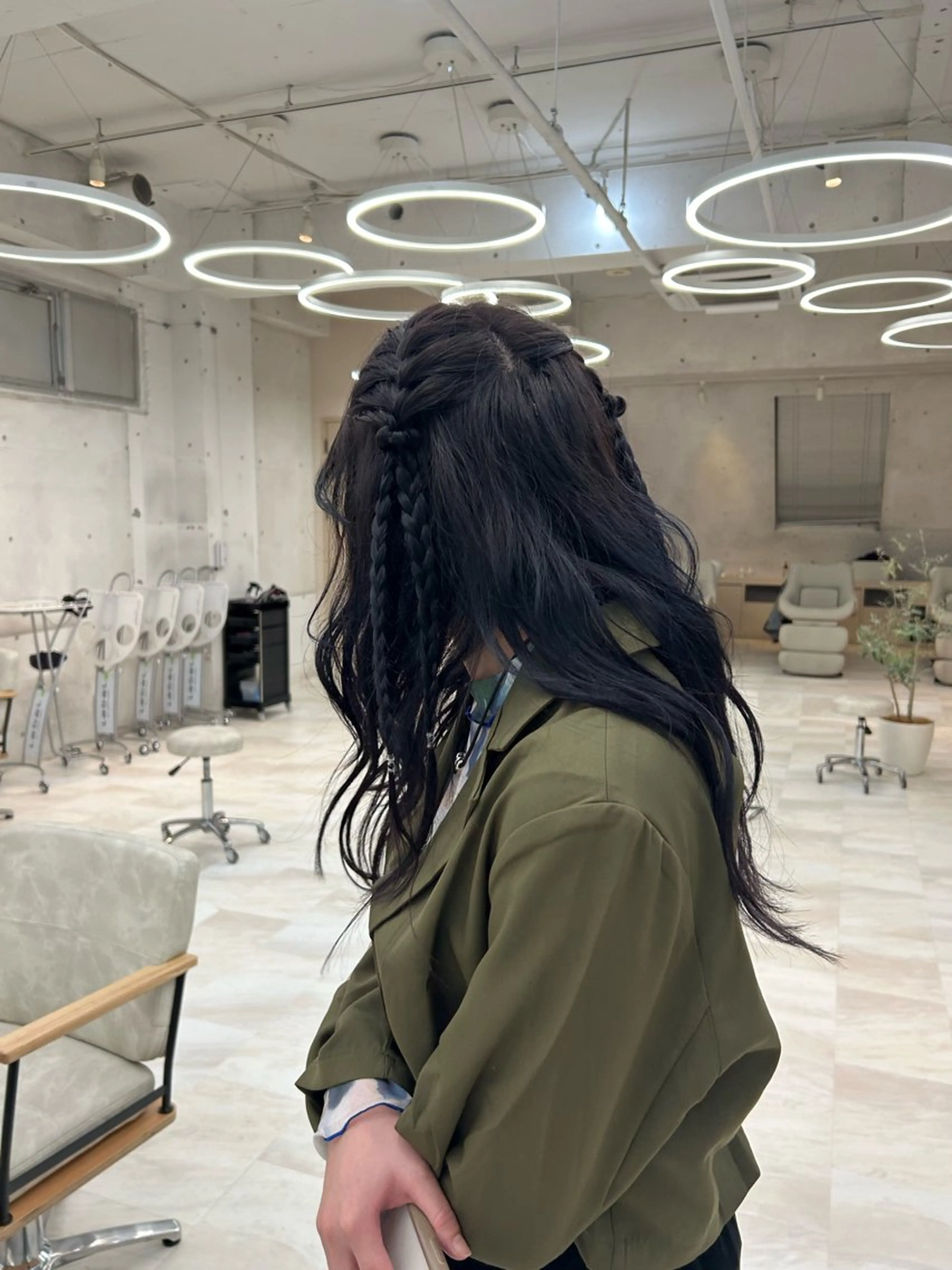 セミロング ヘアアレンジ monaヘアアレンジ /ハイトーンのヘアスタイル